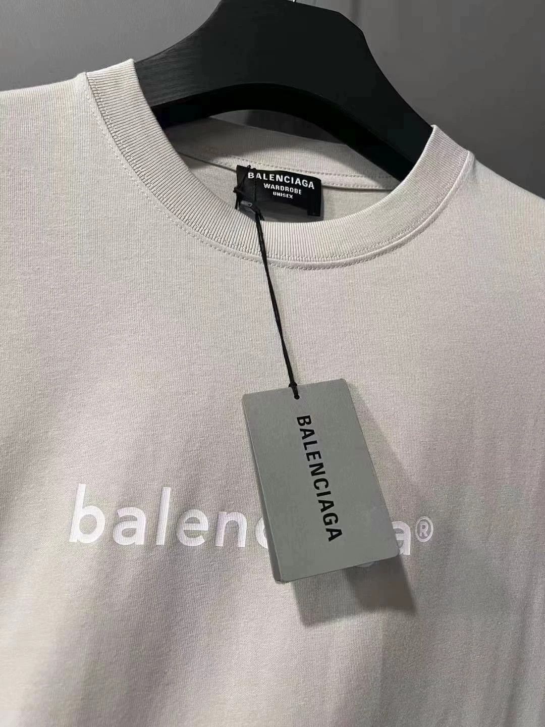 Balenciaga Balenciaga chest logo short sleeved shirt Size US XL / EU 56 / 4 - 3 Thumbnail