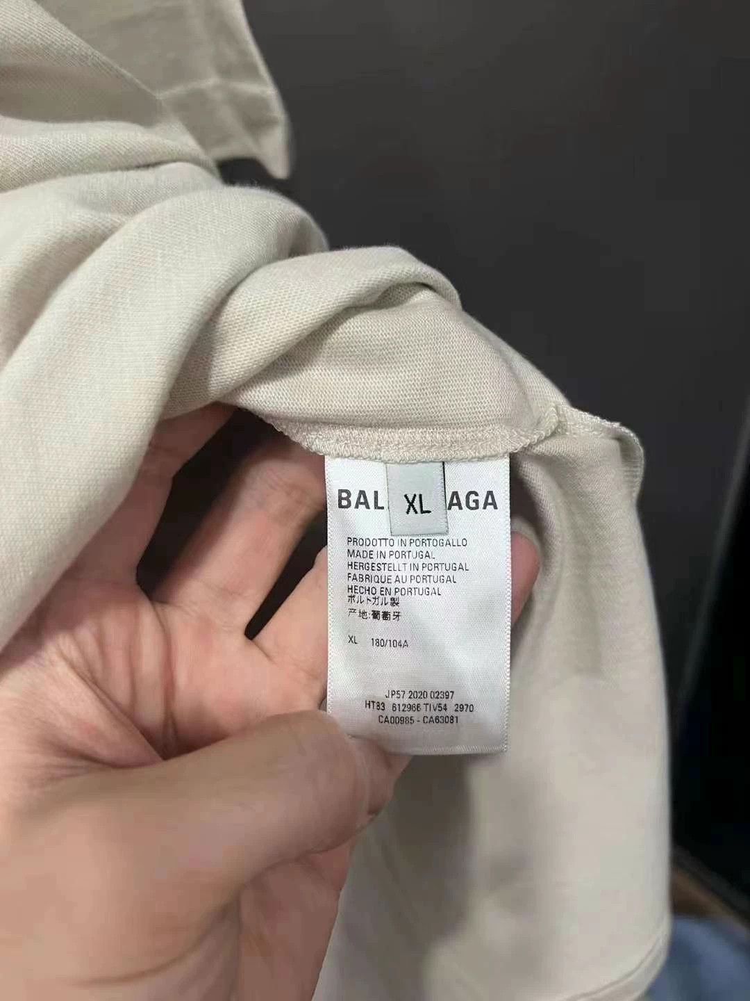 Balenciaga Balenciaga chest logo short sleeved shirt Size US XL / EU 56 / 4 - 4 Thumbnail