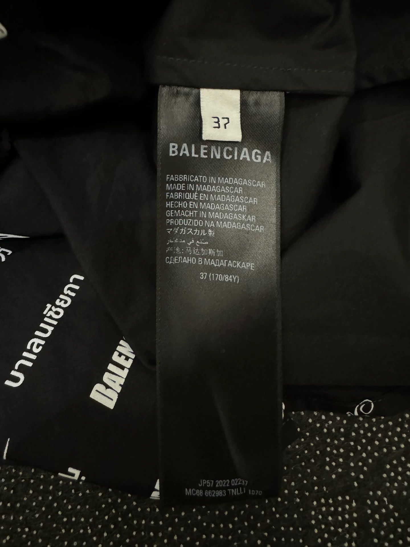 Balenciaga Balenciaga Logomania All Over SS23 letter full printed long sleeved shirt Size US XS / EU 42 / 0 - 4 Thumbnail
