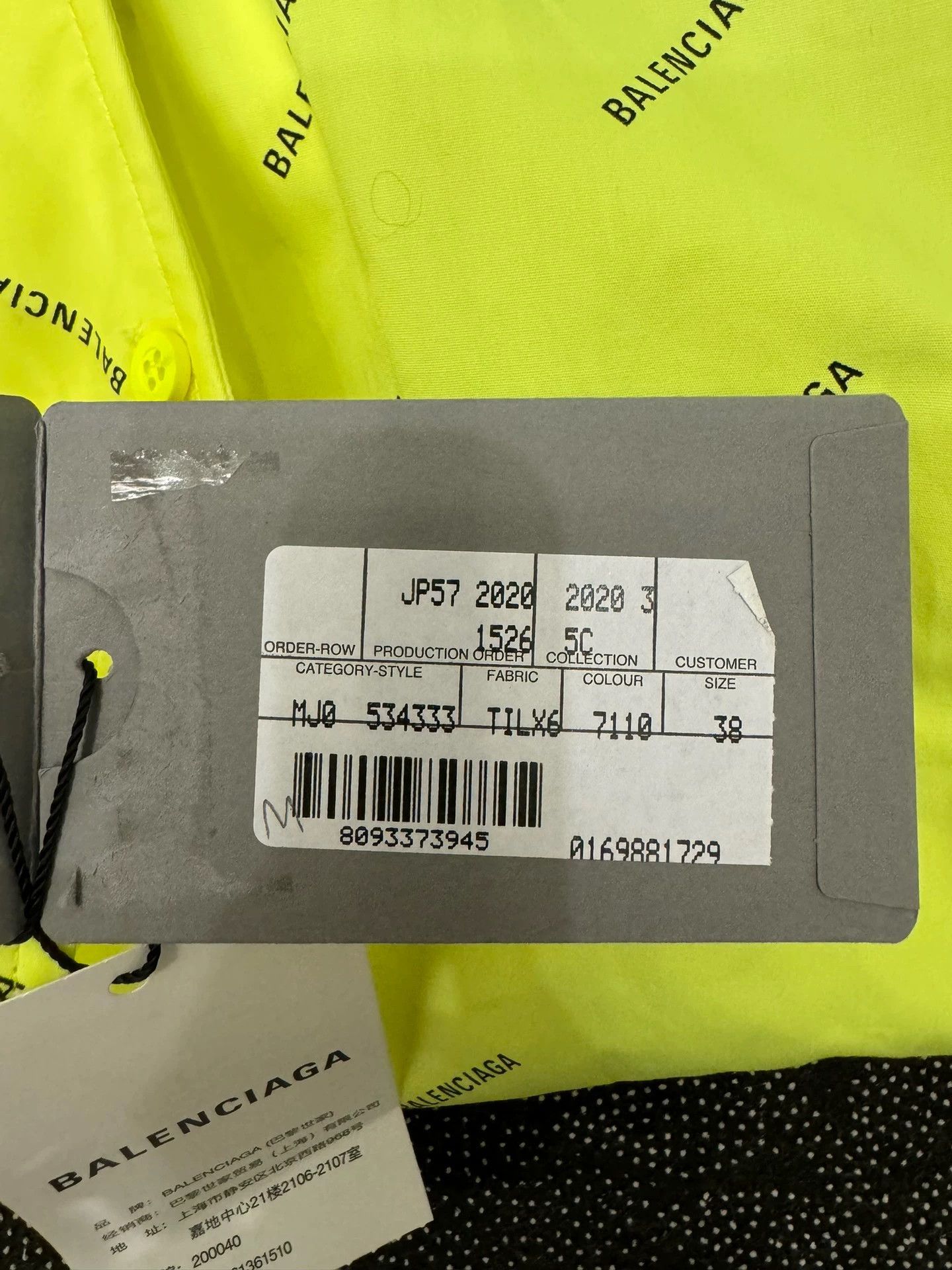 Balenciaga Balenciaga full logo fluorescent green long sleeved shirt Size US XS / EU 42 / 0 - 5 Thumbnail