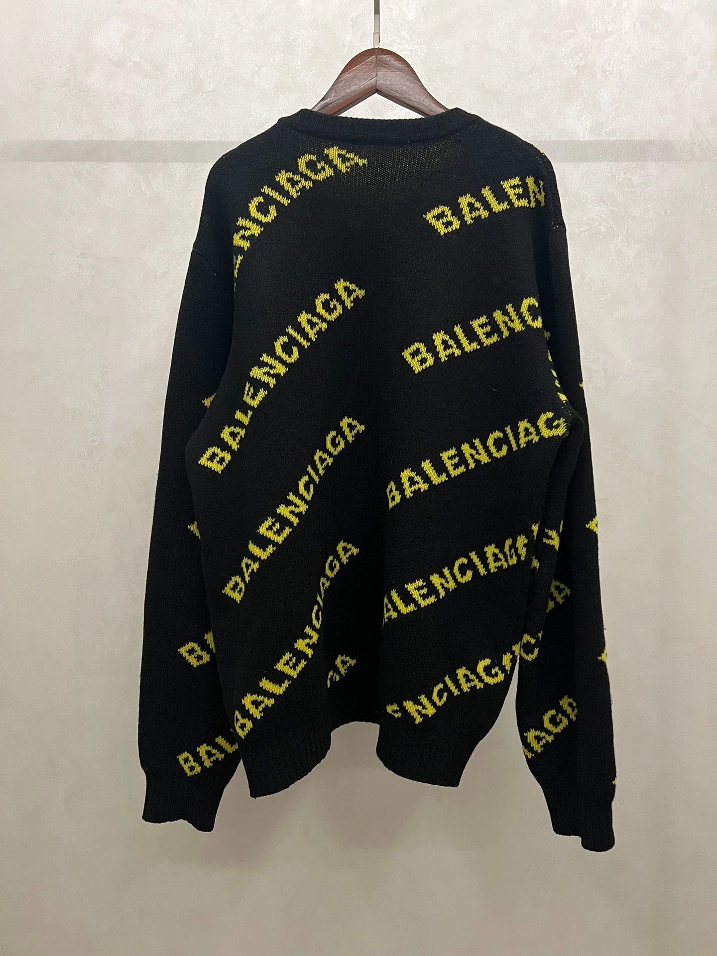 Balenciaga Balenciaga Yellow Full Logo Sweater Size US M / EU 48-50 / 2 - 2 Thumbnail