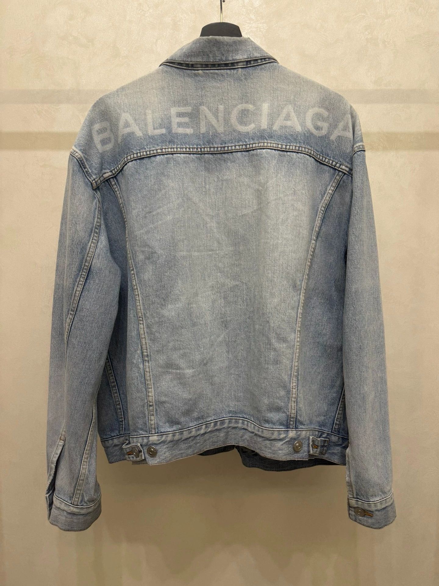 Balenciaga Balenciaga white and blue vintage denim jacket Size US L / EU 52-54 / 3 - 2 Thumbnail