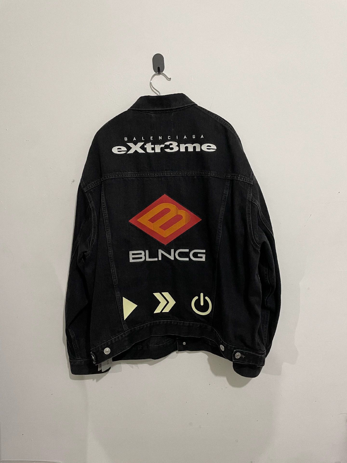 Balenciaga Balenciaga Tomorrow's World Luminous Game Jacket Size US XS / EU 42 / 0 - 2 Thumbnail
