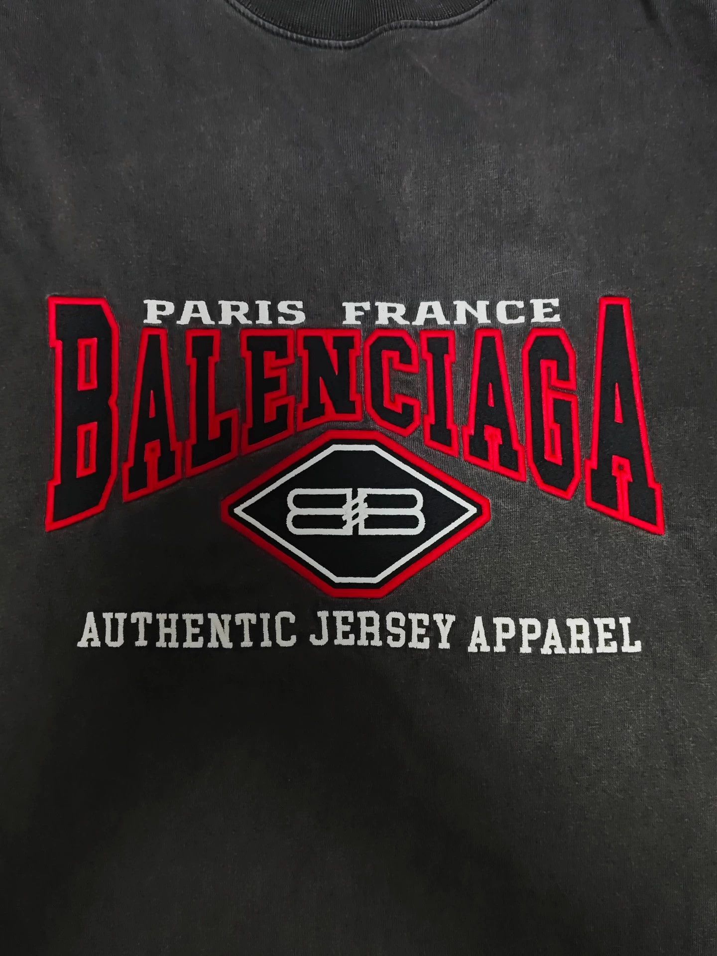 Balenciaga Balenciaga 22SS bat red embroidered distressed short sleeved shirt Size US XS / EU 42 / 0 - 3 Thumbnail