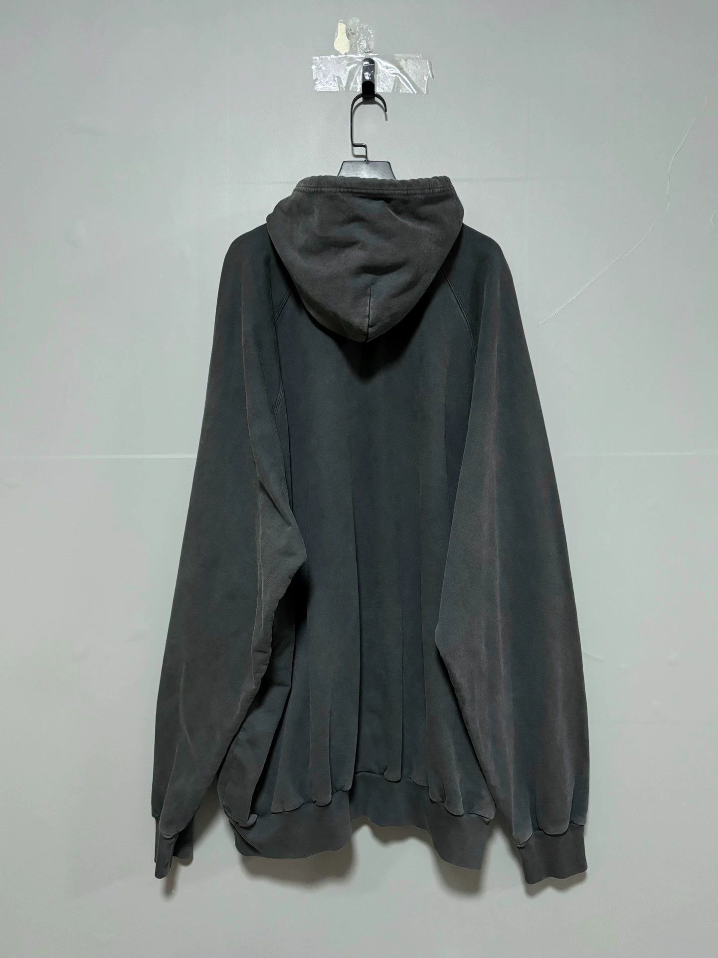 Balenciaga Balenciaga washed Batman logo hoodie Size US M / EU 48-50 / 2 - 2 Thumbnail