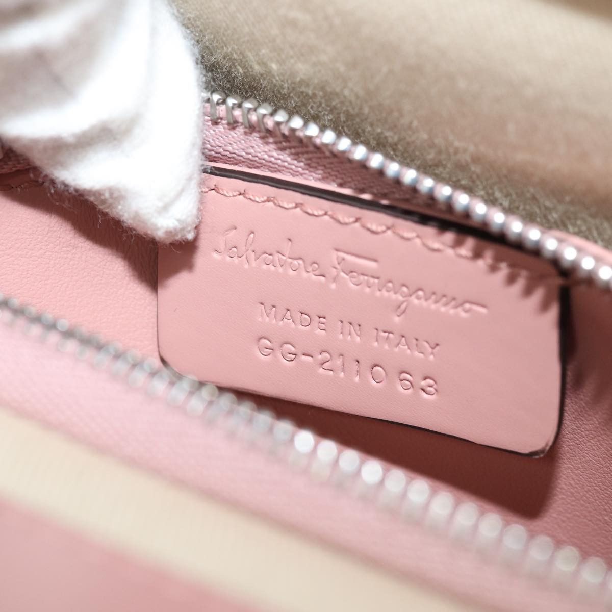 Salvatore Ferragamo Gancini Pink Leather Shoulder Bag (Pre-Owned) Size ONE SIZE - 6 Thumbnail