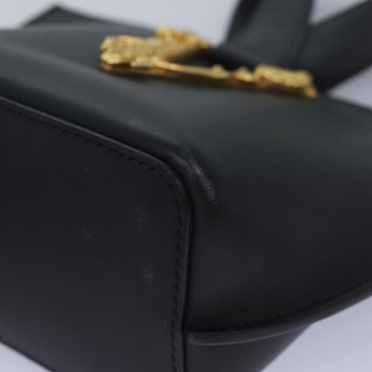 Versace Virtus Black Leather Handbag (Pre-Owned) Size ONE SIZE - 13 Thumbnail