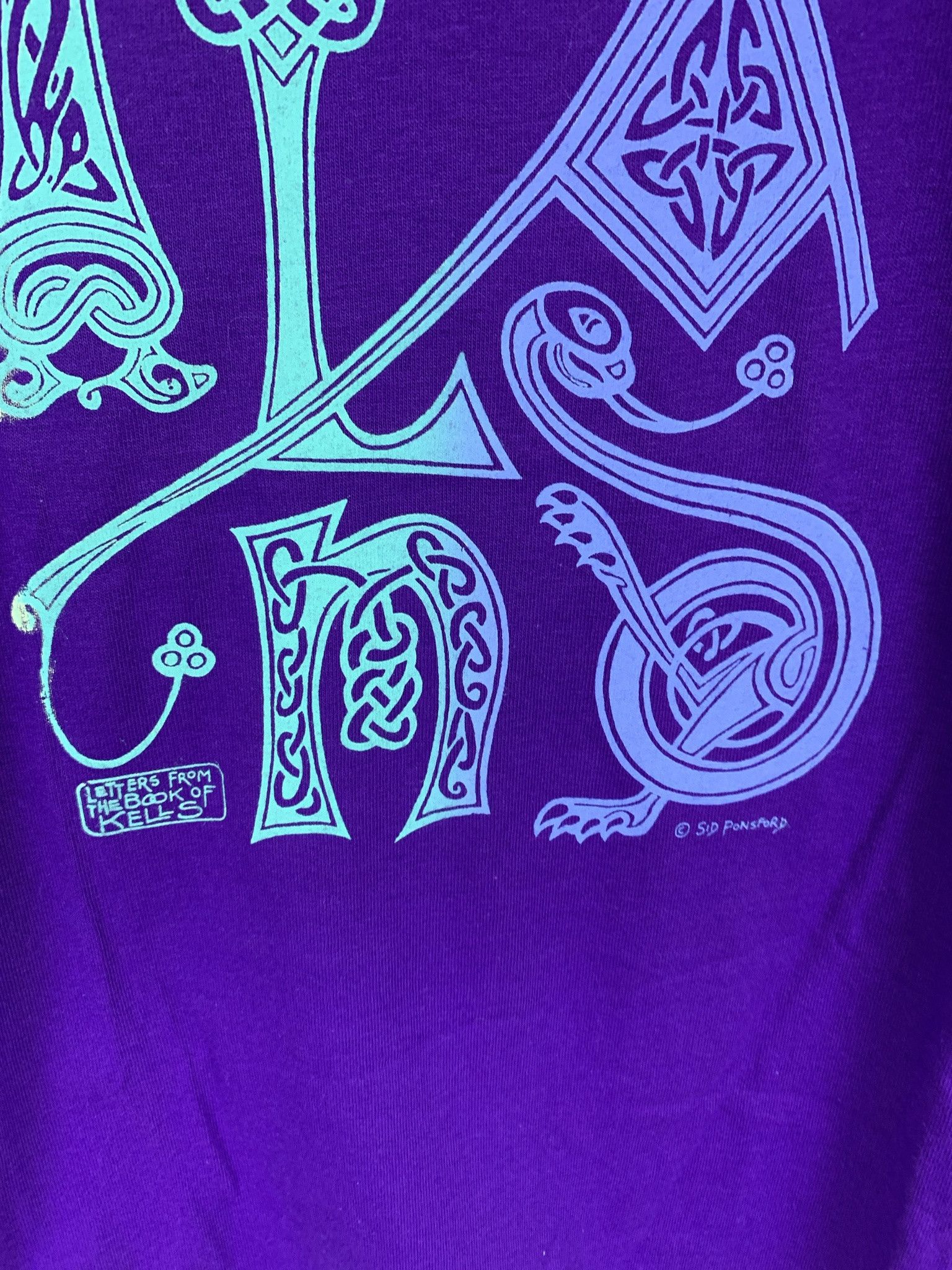 Vintage Vitnage 1980s Ireland Book of Kells Letter Singlestitch Tee Size M Size US M / EU 48-50 / 2 - 4 Thumbnail