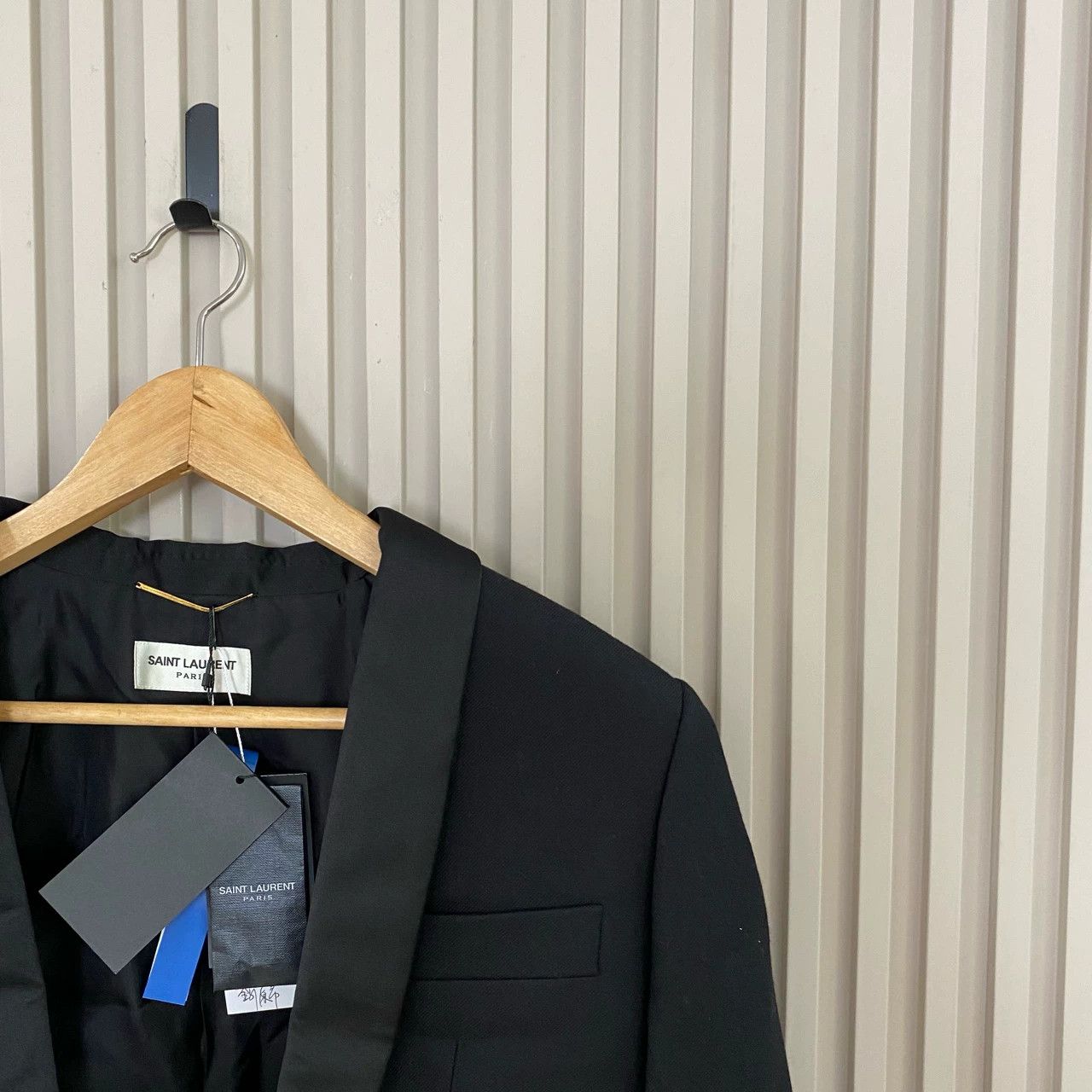 Saint Laurent Paris Saint Laurent Paris Black silk V-neck jacket Size US XS / EU 42 / 0 - 2 Thumbnail