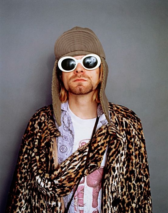 Kurt cobain gucci sales glasses