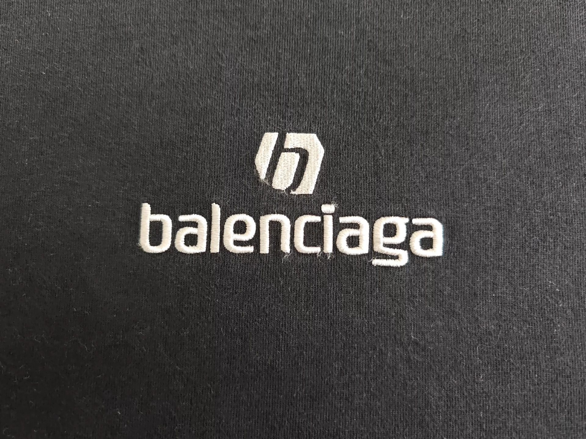 Balenciaga Balenciaga short sleeved t-shirt Size US S / EU 44-46 / 1 - 5 Thumbnail