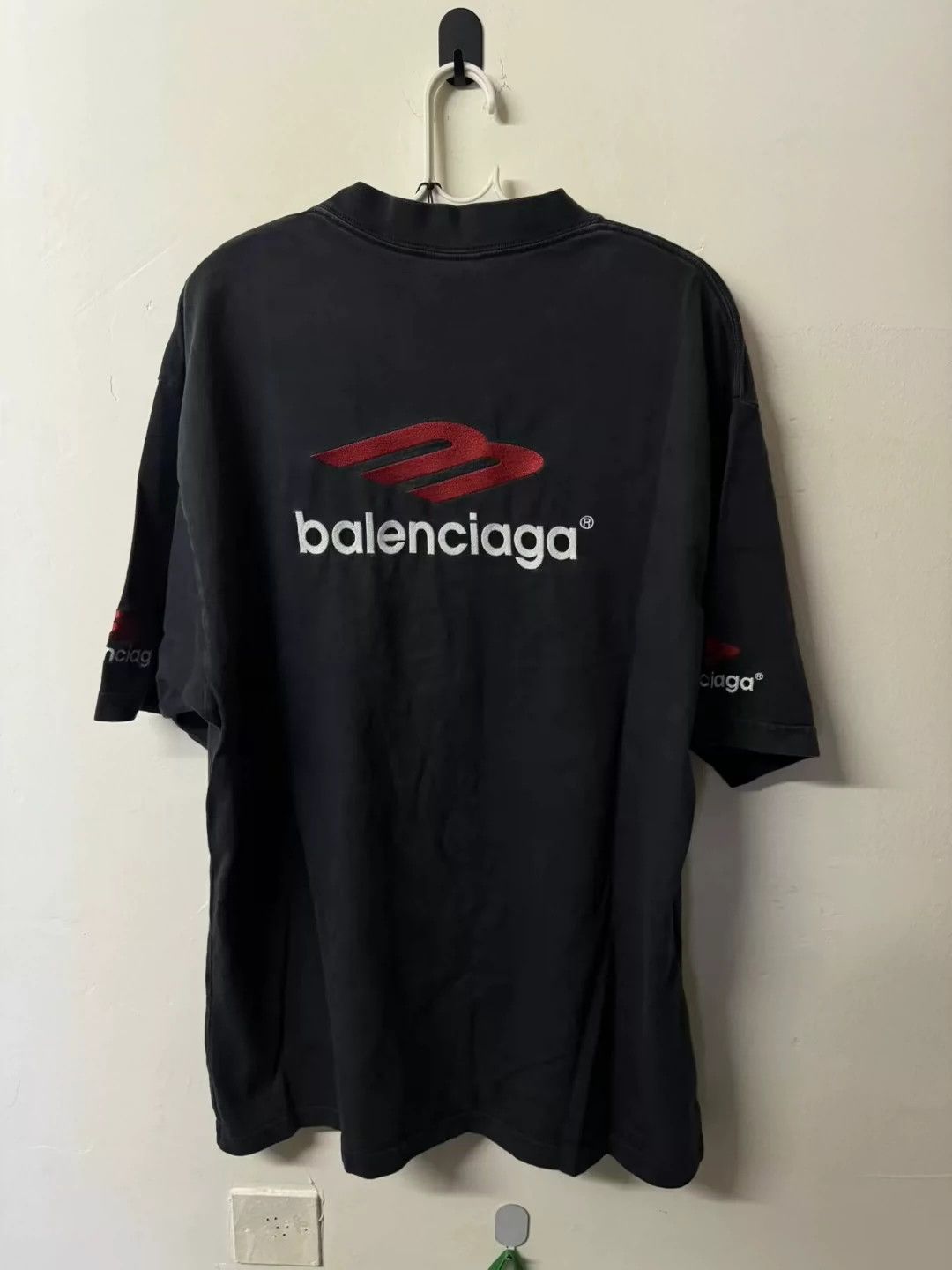 Balenciaga Balenciaga 3b Embroidered Short Sleeve Size US S / EU 44-46 / 1 - 2 Thumbnail