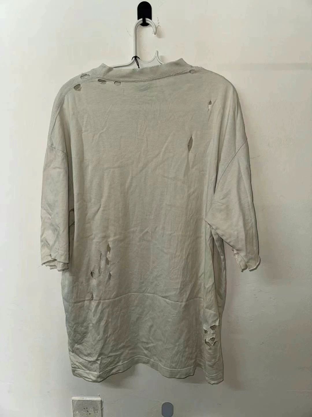 Balenciaga Balenciaga Rice White Destruction Scissors Short Sleeve Size US M / EU 48-50 / 2 - 2 Thumbnail