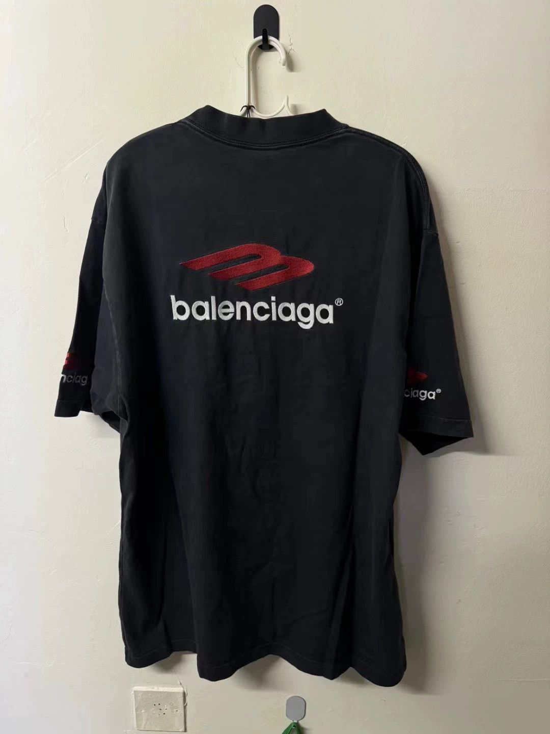 Balenciaga Balenciaga 3b Embroidered Short Sleeve Size US S / EU 44-46 / 1 - 2 Thumbnail