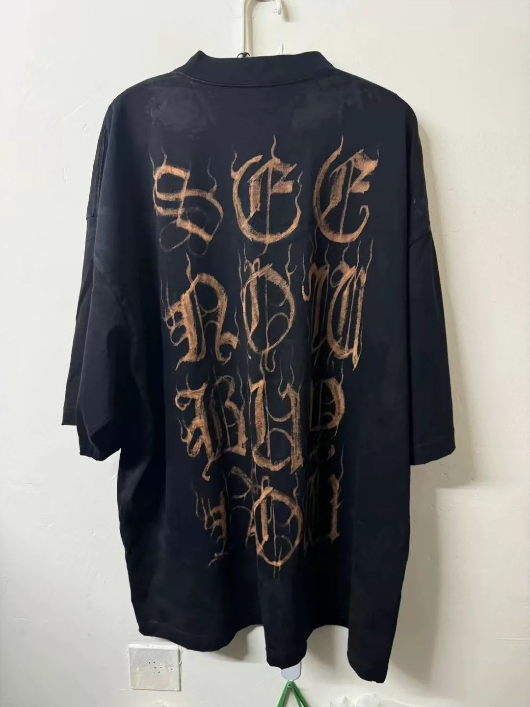Balenciaga Balenciaga Sanskrit short sleeved shirt Size US XS / EU 42 / 0 - 2 Thumbnail