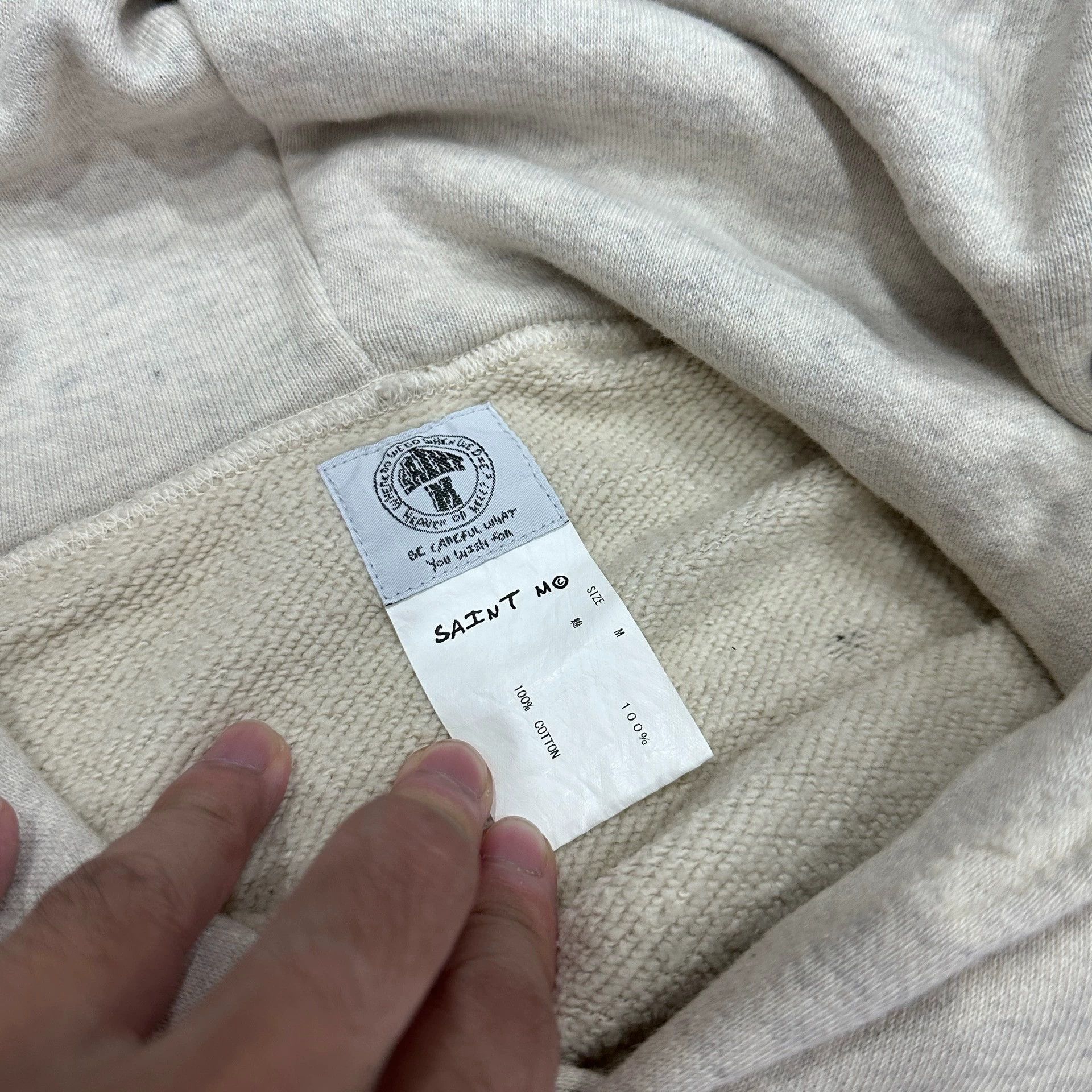 Saint Michael Saint Michael Embroidery, tattoo, graffiti, destruction and washing to make old hoodies and sweaters Size US M / EU 48-50 / 2 - 3 Thumbnail