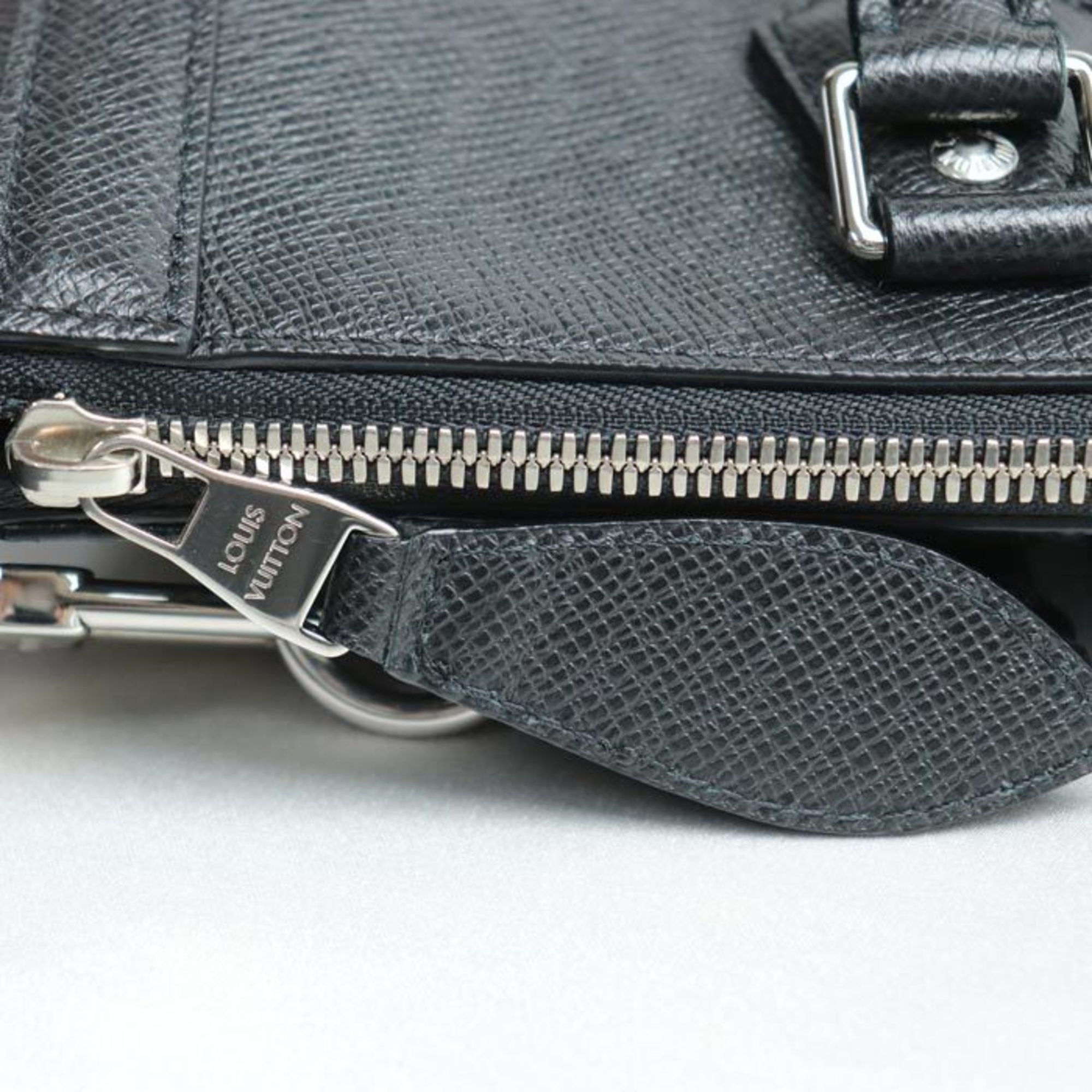 Louis Vuitton Louis Vuitton Vertical Tote 2-Way Shoulder Bag Taiga Black M30811 IC Chip Men's Size ONE SIZE - 5 Thumbnail