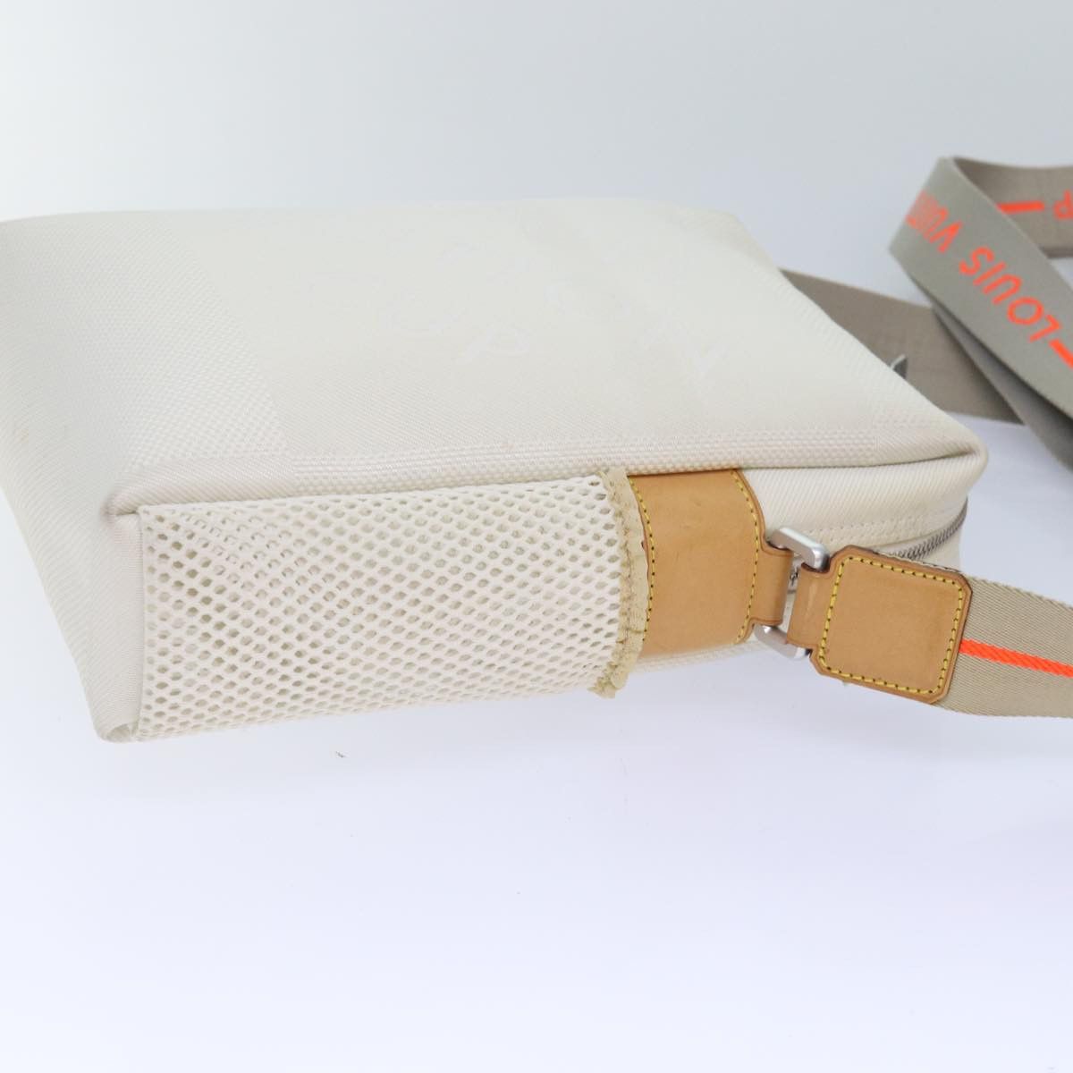 Louis Vuitton Weathery White Canvas Shoulder Bag (Pre-Owned) Size ONE SIZE - 11 Thumbnail