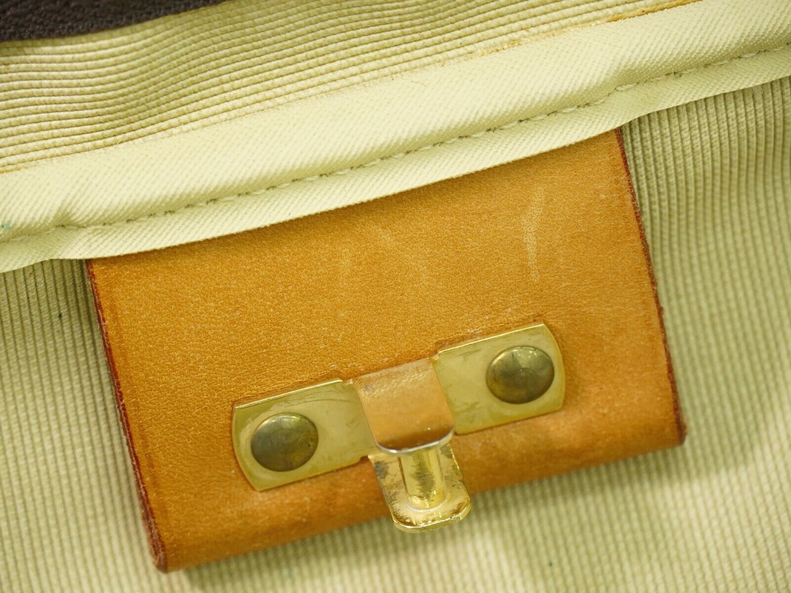 Louis Vuitton Louis Vuitton Sirius travel Size ONE SIZE - 22 Thumbnail