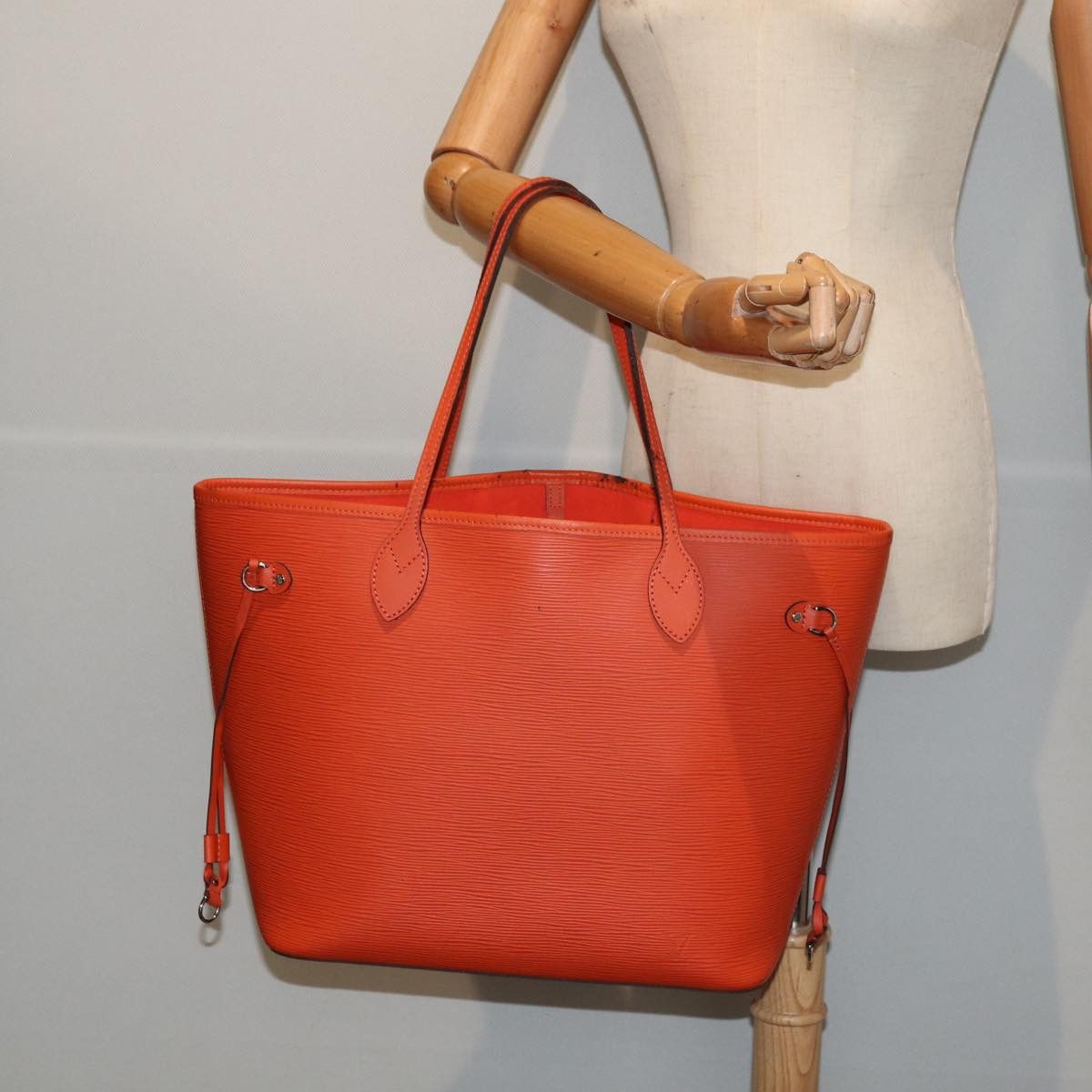Louis Vuitton Neverfull Orange Leather Tote Bag (Pre-Owned) Size ONE SIZE - 7 Thumbnail
