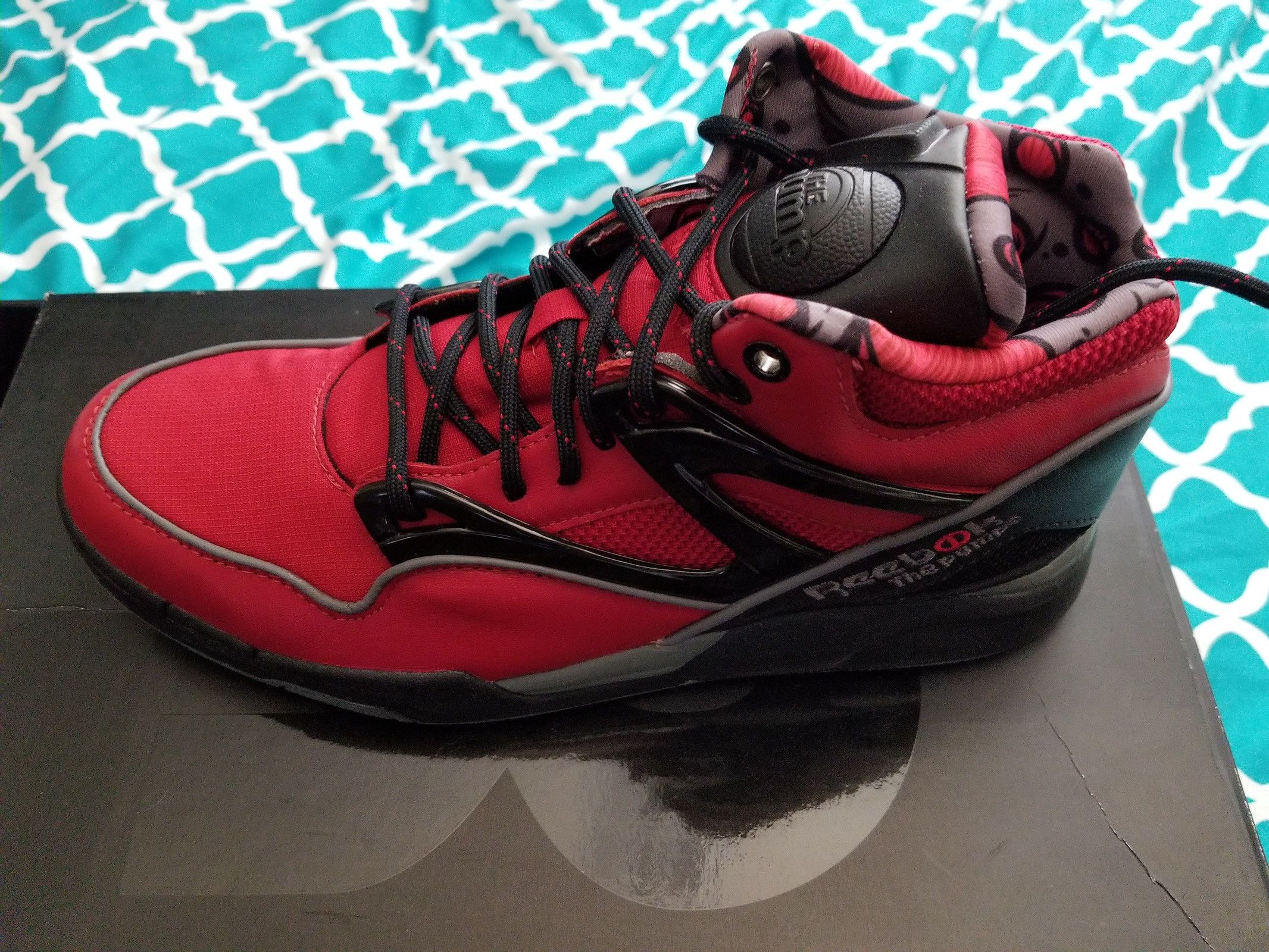 Reebok pump deadpool online