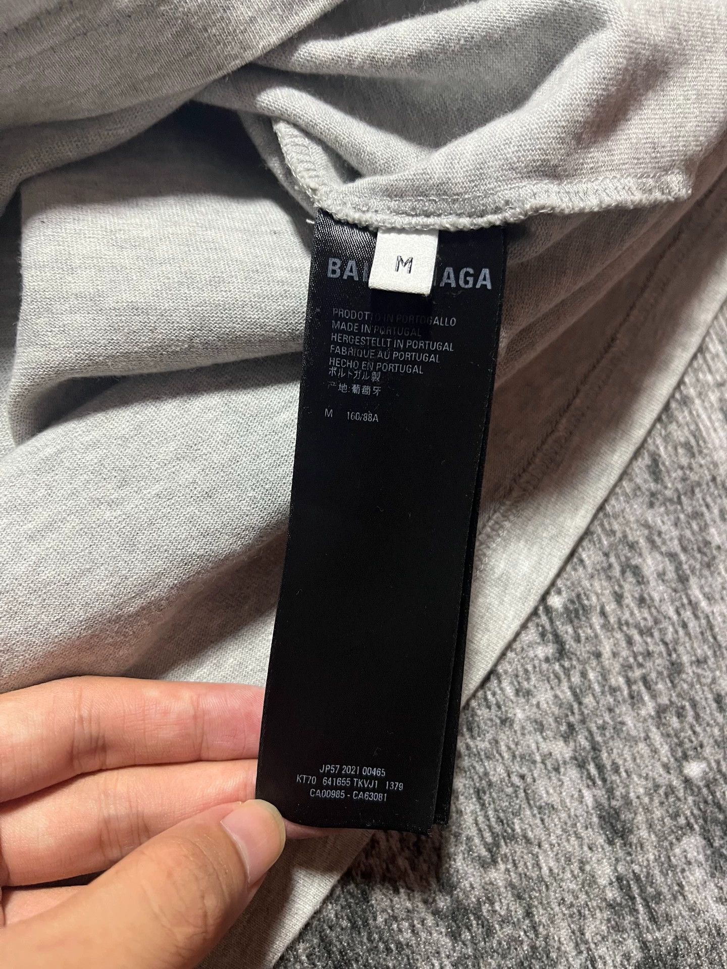 Balenciaga Balenciaga Grey Embroidered Wave Cola Short sleeved T-shirt Size US XL / EU 56 / 4 - 6 Thumbnail