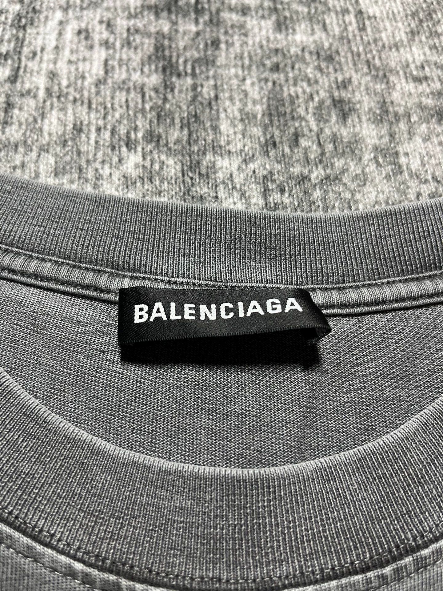 Balenciaga Balenciaga fashion show loose fit gray short sleeved t-shirt Size US S / EU 44-46 / 1 - 4 Thumbnail