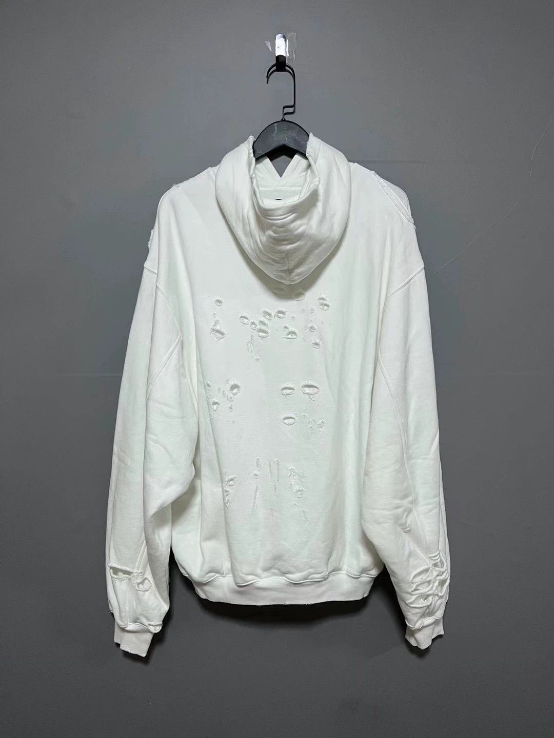 Balenciaga Balenciaga White Big Hole Hoodie Size US XXS / EU 40 - 2 Thumbnail
