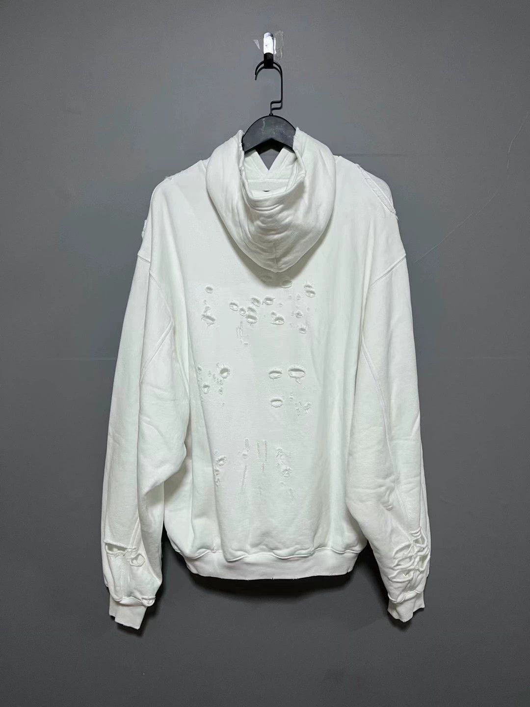 Balenciaga Balenciaga White Big Hole Hoodie Size US XXS / EU 40 - 2 Thumbnail