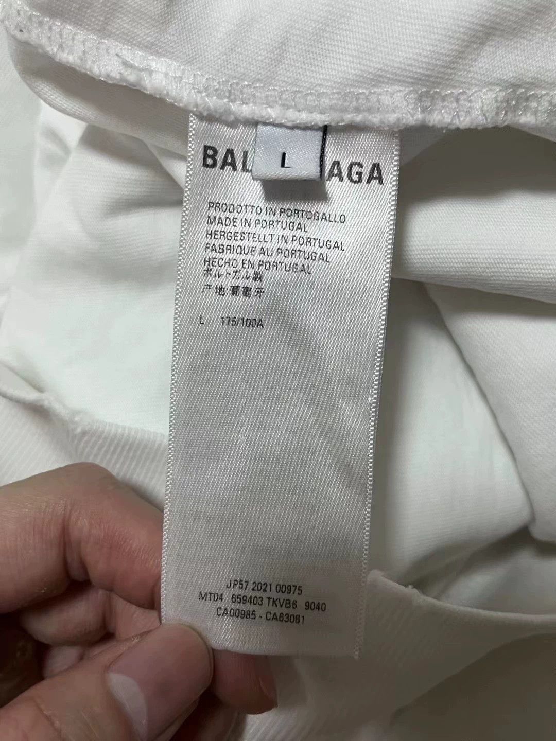 Balenciaga Balenciaga White Big Hole Hoodie Size US L / EU 52-54 / 3 - 5 Thumbnail