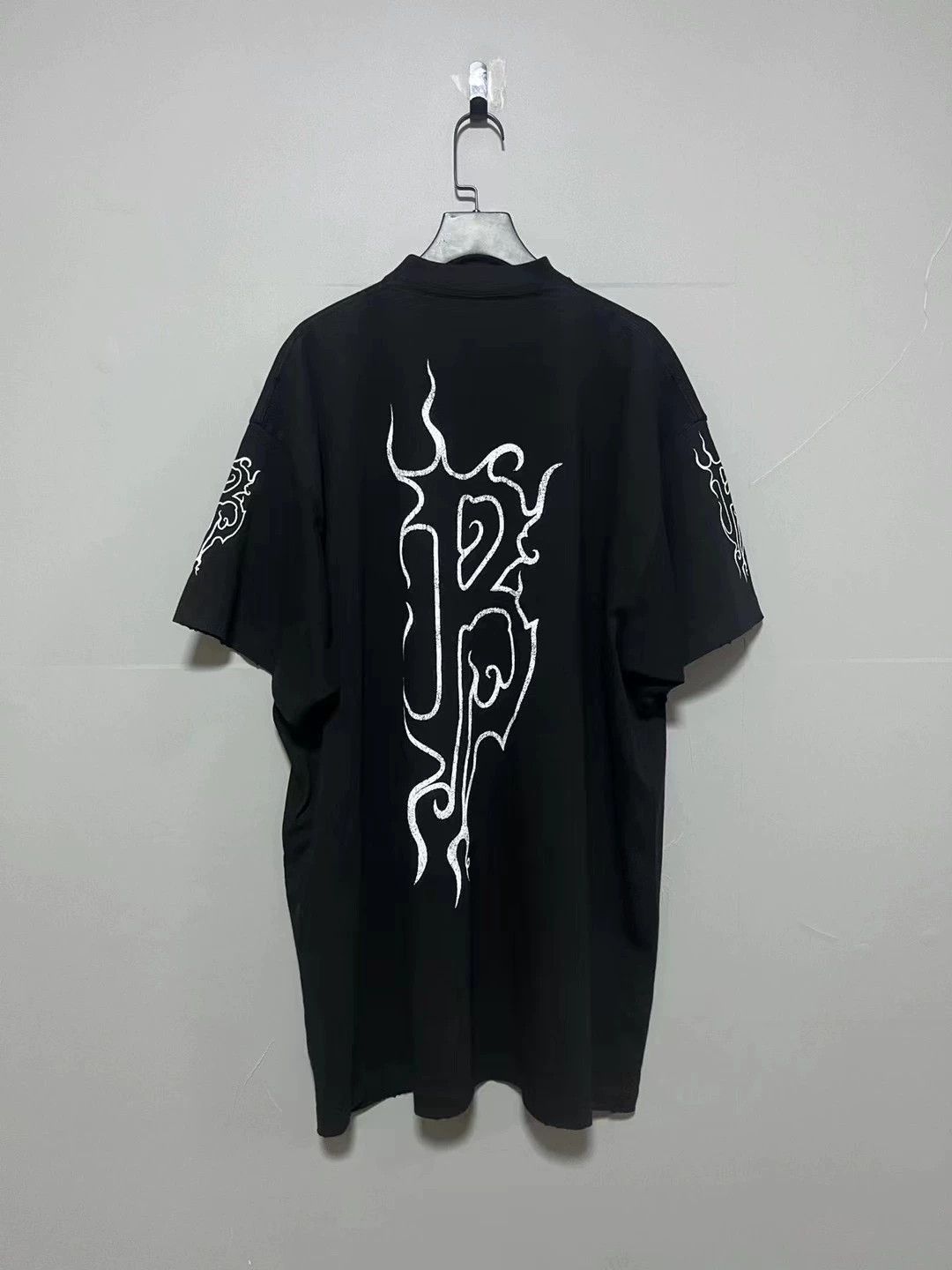 Balenciaga Balenciaga new flame logo short sleeved shirt Size US M / EU 48-50 / 2 - 2 Thumbnail