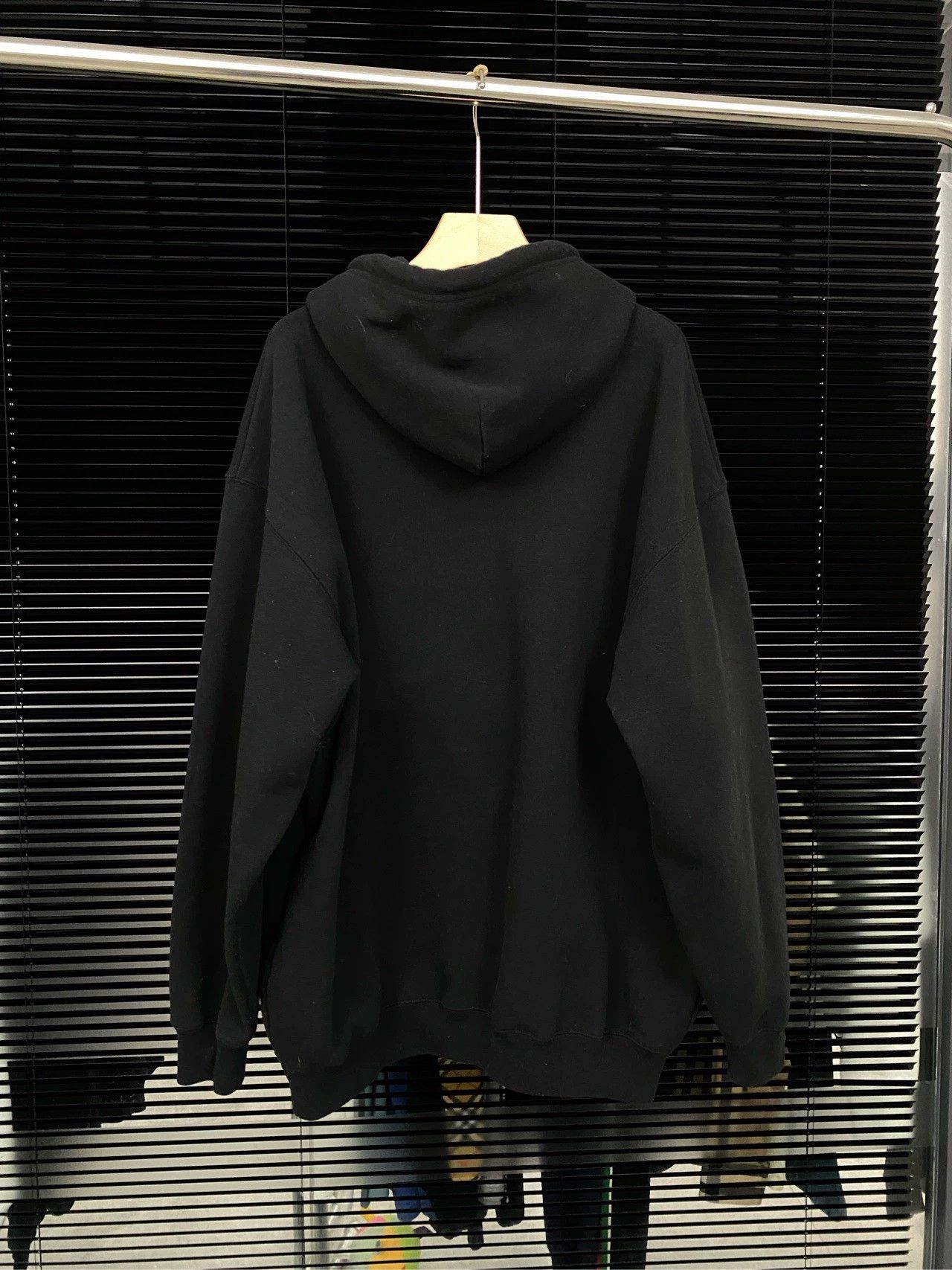Balenciaga Balenciaga 7-language hooded sweatshirt Size US XS / EU 42 / 0 - 2 Thumbnail