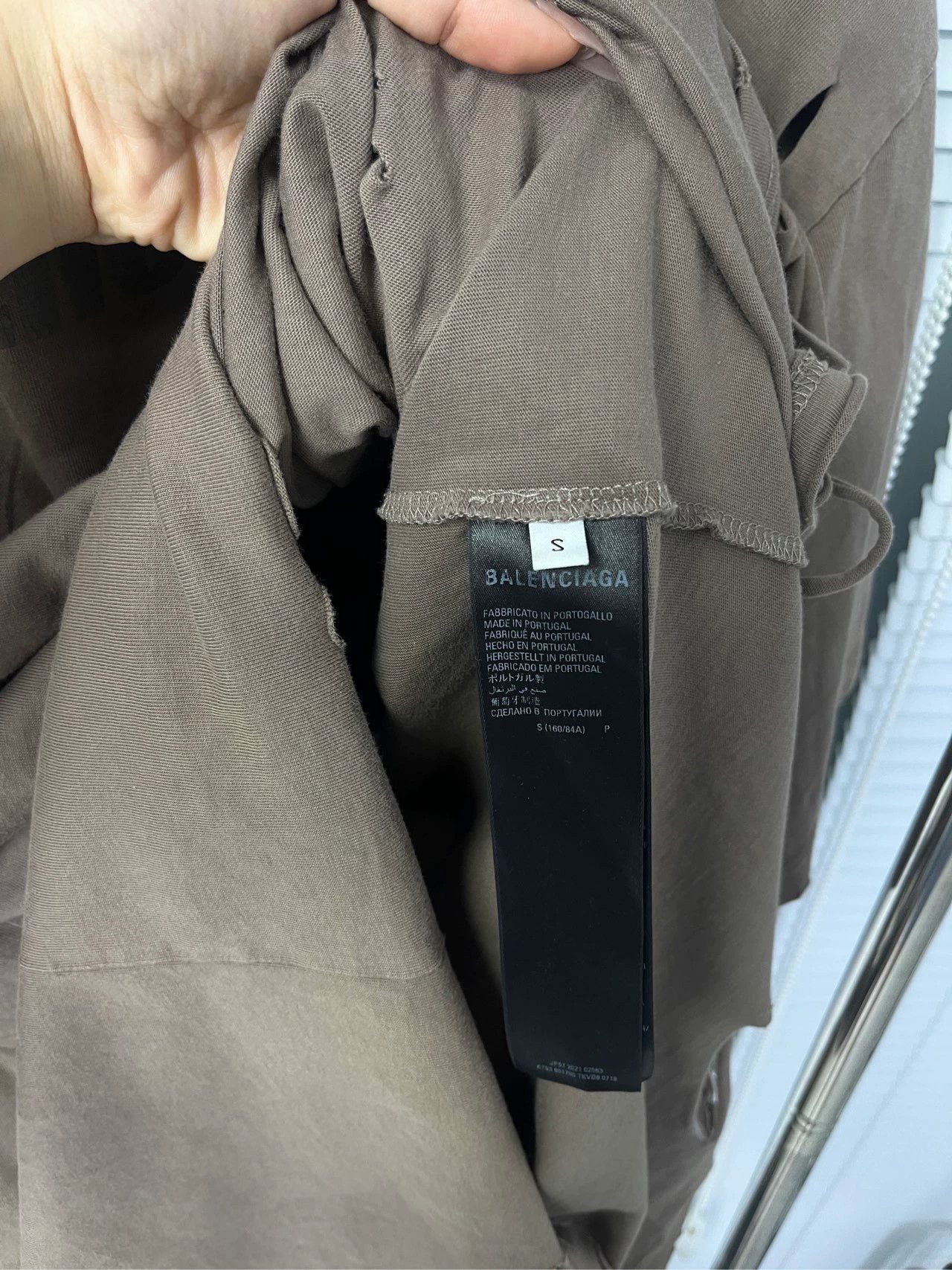 Balenciaga Balenciaga Broken Hole Letter Short Sleeve Size US S / EU 44-46 / 1 - 4 Thumbnail