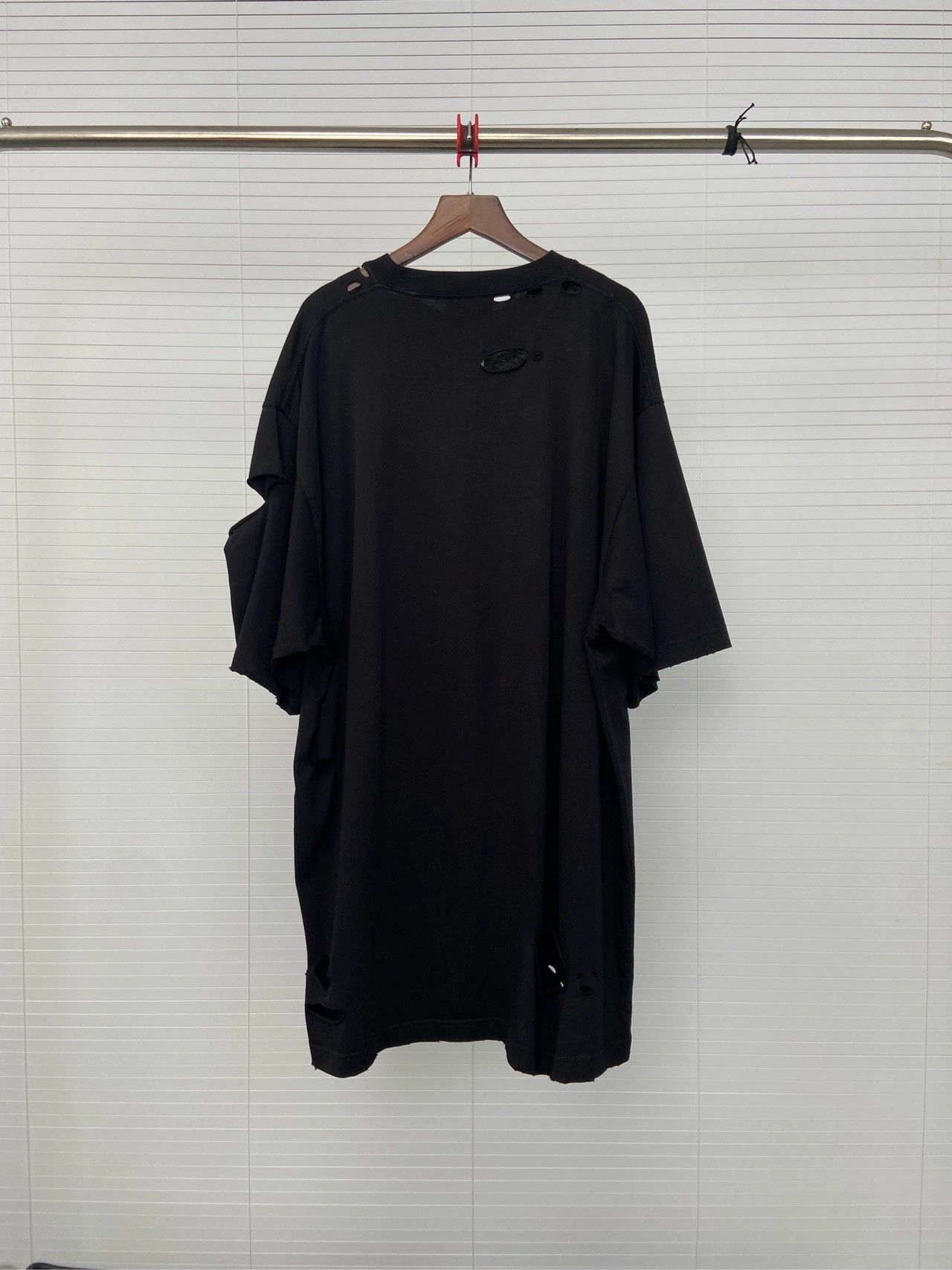 Balenciaga Balenciaga destroys logo cracks short sleeves Size US XS / EU 42 / 0 - 2 Thumbnail
