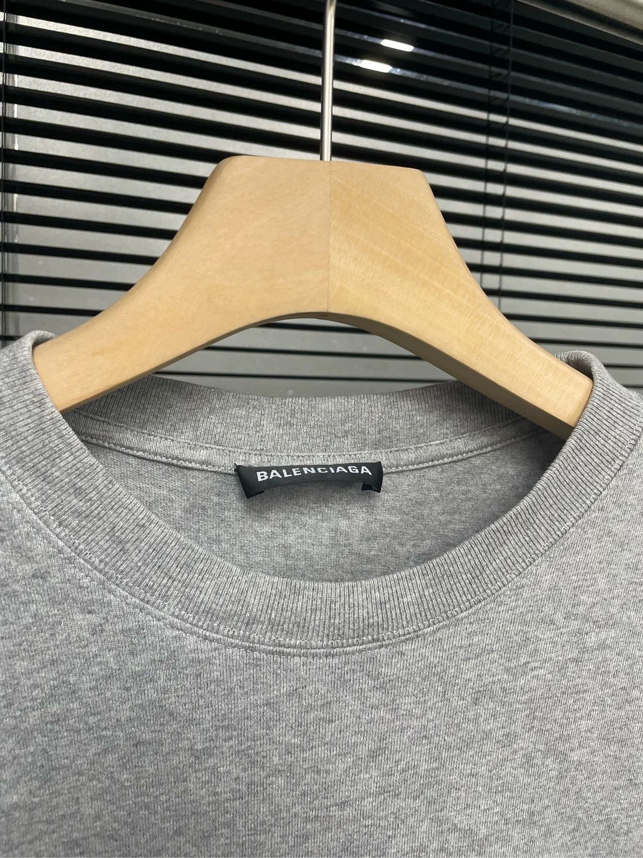 Balenciaga Balenciaga front and back logo short sleeved gray Size US S / EU 44-46 / 1 - 3 Thumbnail