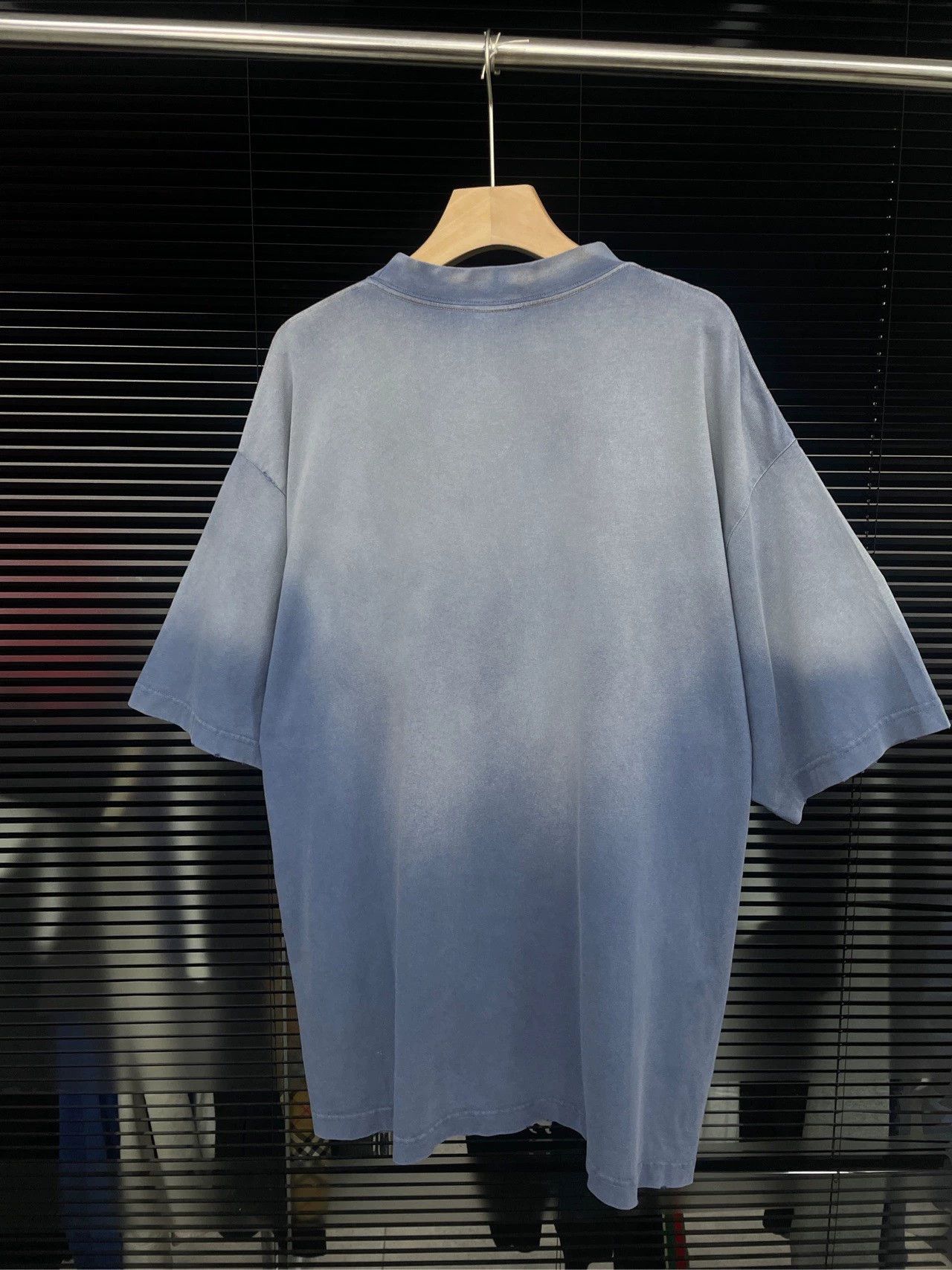 Balenciaga Balenciaga Berekind Wash Damaged Blue Grey Short Sleeves Size US L / EU 52-54 / 3 - 5 Thumbnail