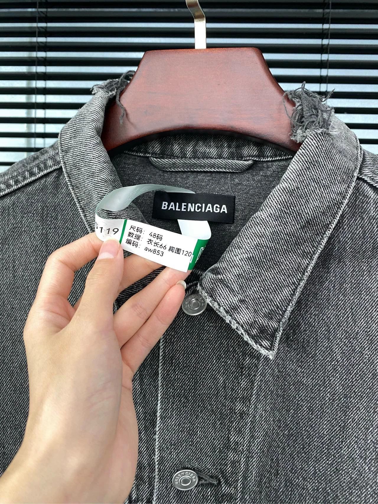 Balenciaga Balenciaga denim jacket with black distressed back and letter printed logo Size US M / EU 48-50 / 2 - 3 Thumbnail