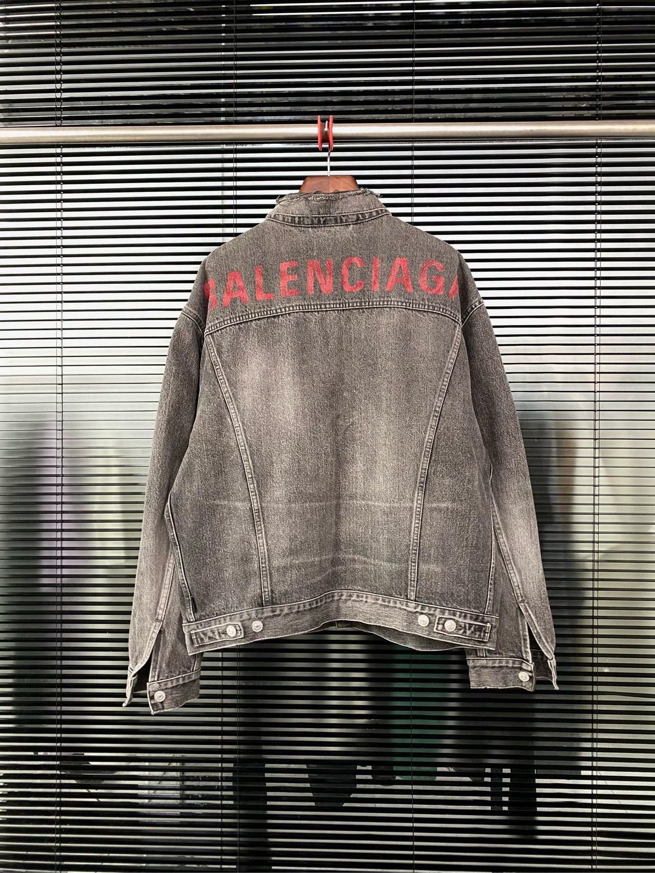 Balenciaga Balenciaga denim jacket with black distressed back and letter printed logo Size US M / EU 48-50 / 2 - 2 Thumbnail