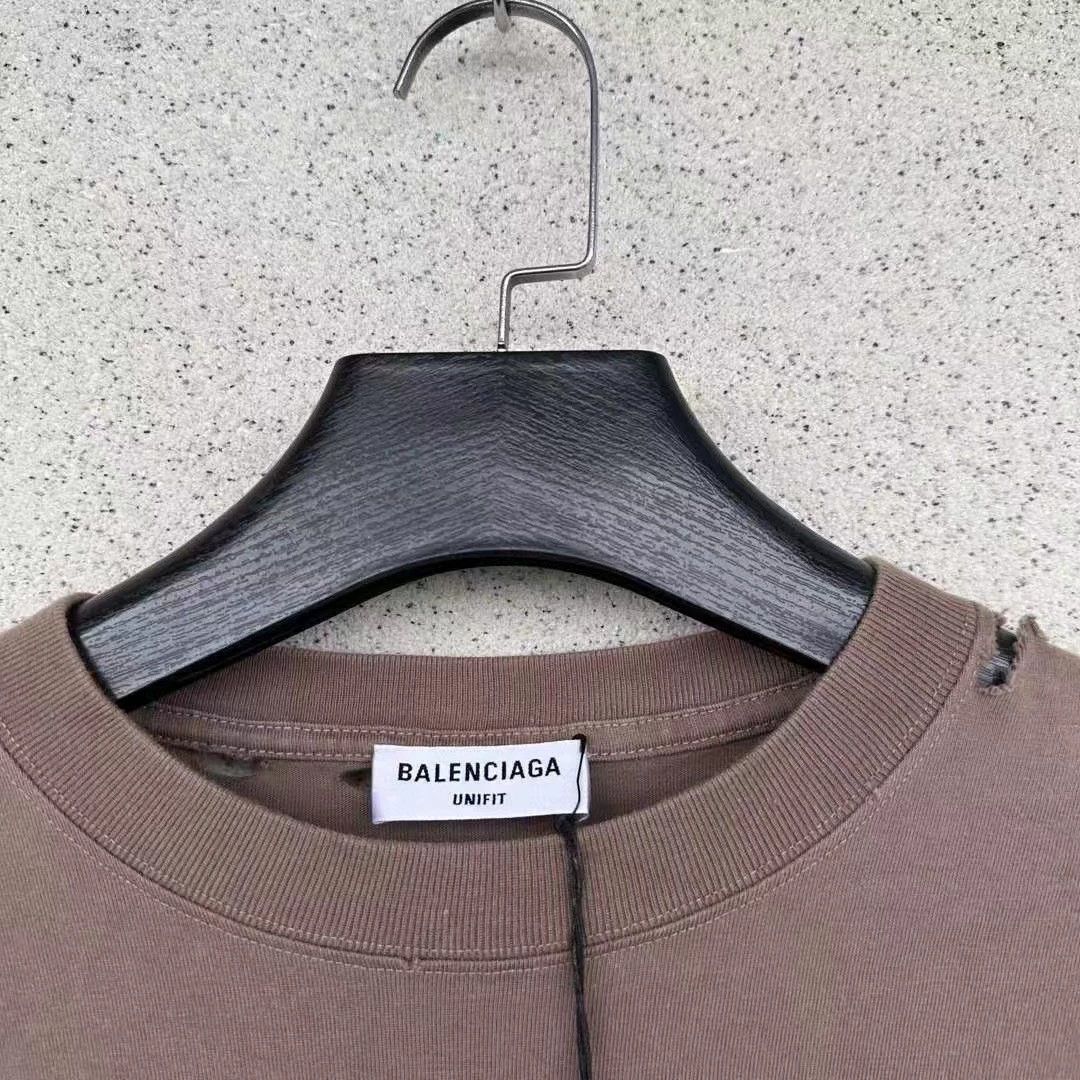 Balenciaga Balenciaga khaki distressed short sleeved shirt with large holes Size US S / EU 44-46 / 1 - 2 Thumbnail