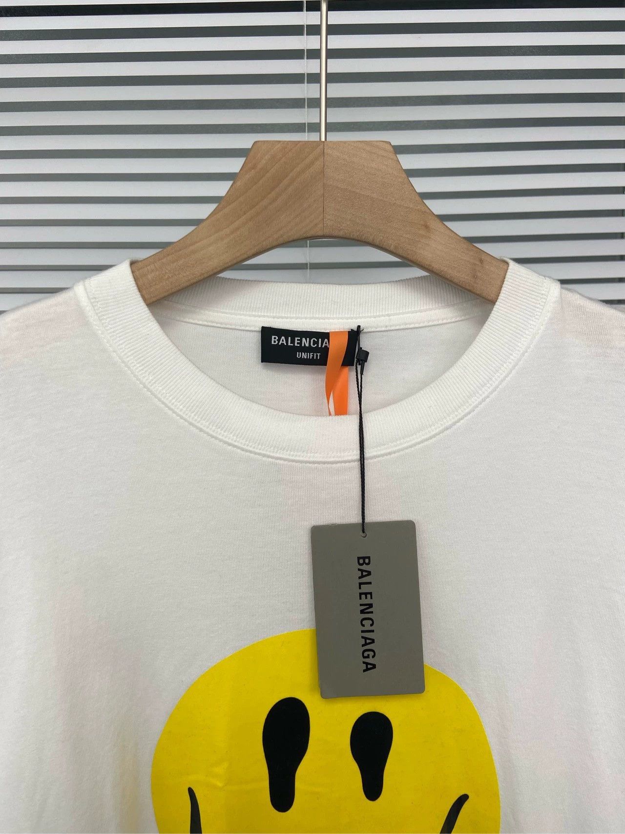 Balenciaga Balenciaga Dissolves Smiling Face Victory Gesture White Long Sleeve Size US S / EU 44-46 / 1 - 4 Thumbnail