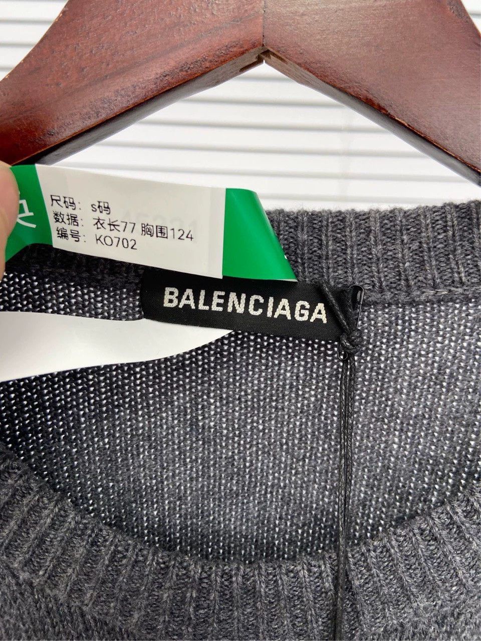 Balenciaga Balenciaga Mai Sui Logo Embroidered Round Neck Hoodie Long Sleeve Size US S / EU 44-46 / 1 - 5 Thumbnail