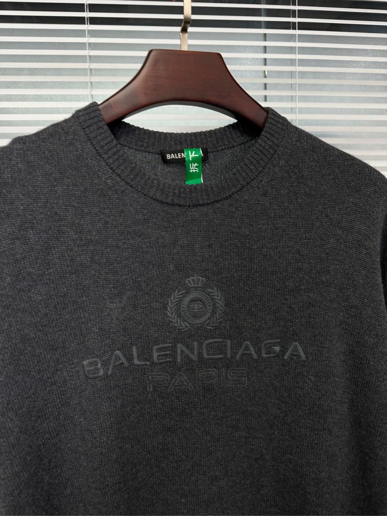 Balenciaga Balenciaga Mai Sui Logo Embroidered Round Neck Hoodie Long Sleeve Size US S / EU 44-46 / 1 - 3 Thumbnail