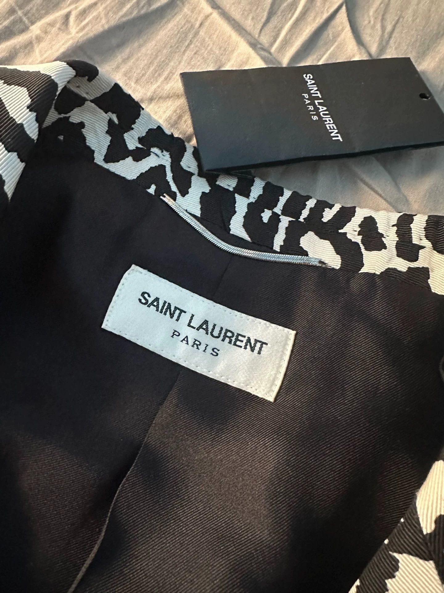 Saint Laurent Paris Saint Laurent Paris Black and white leopard print suit jacket Size US M / EU 48-50 / 2 - 3 Thumbnail