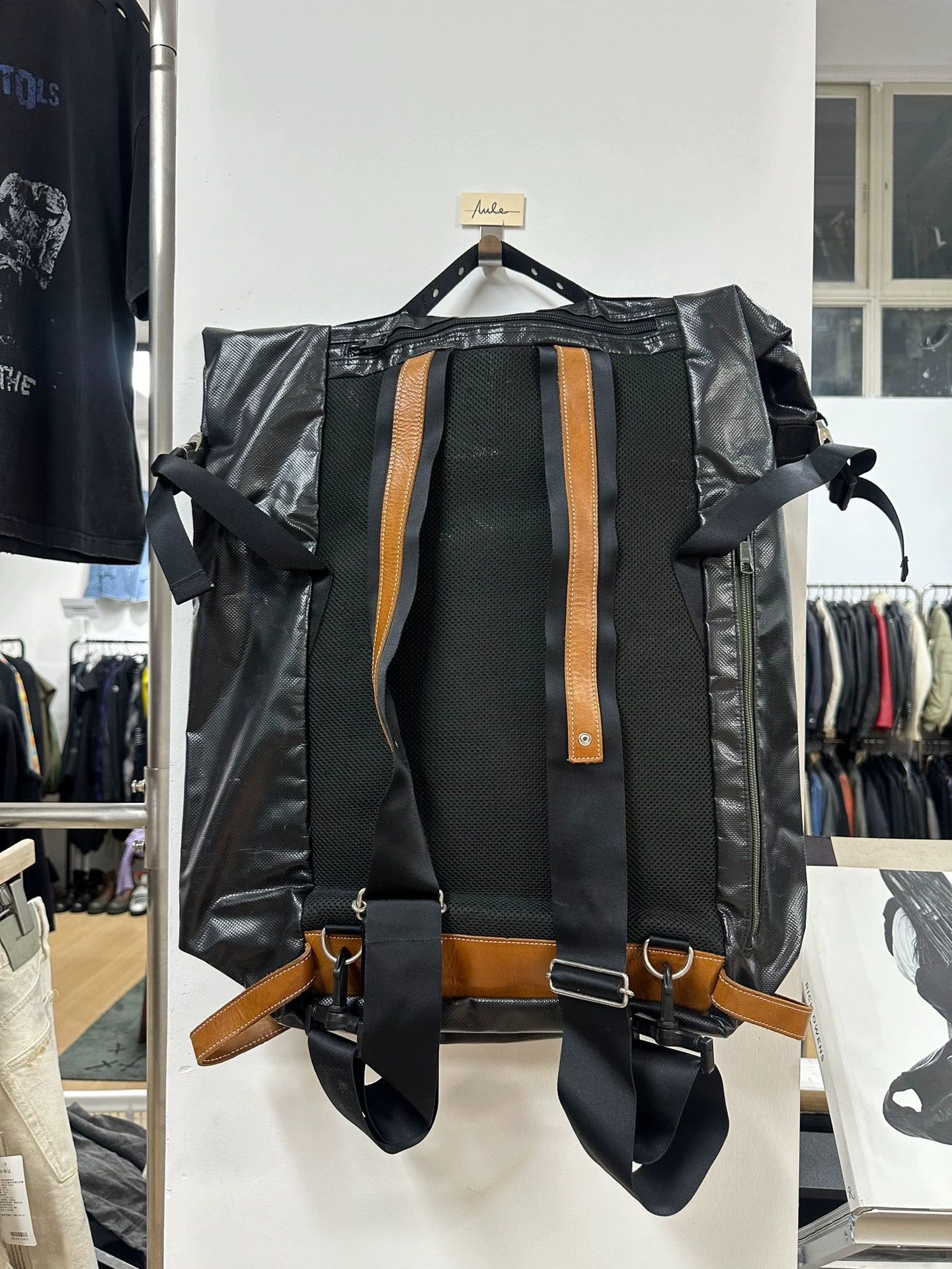 Undercover Undercover 10Ss less but better bucket bag Size ONE SIZE - 4 Thumbnail
