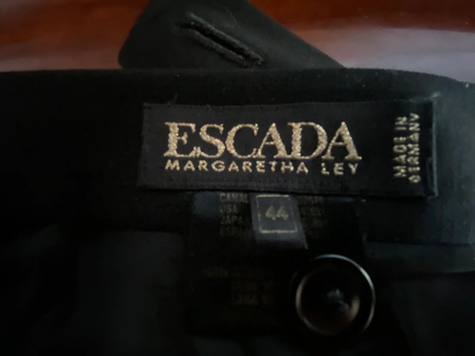 Escada Escada Skirt Size 32" / US 10 / IT 46 - 2 Thumbnail