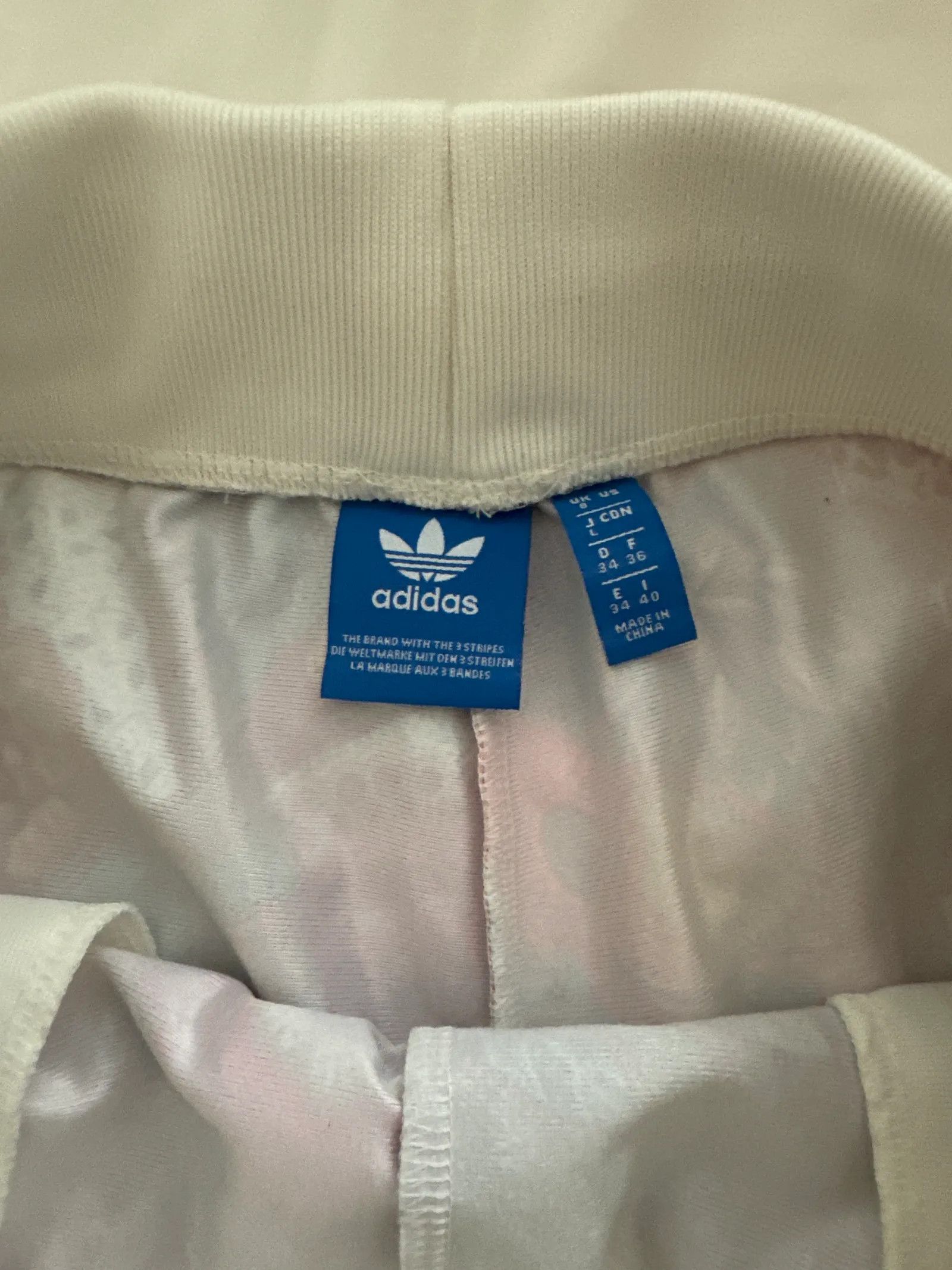 Adidas Adidas Adidas Shorts Size 25" / US 0 / IT 36 - 2 Thumbnail