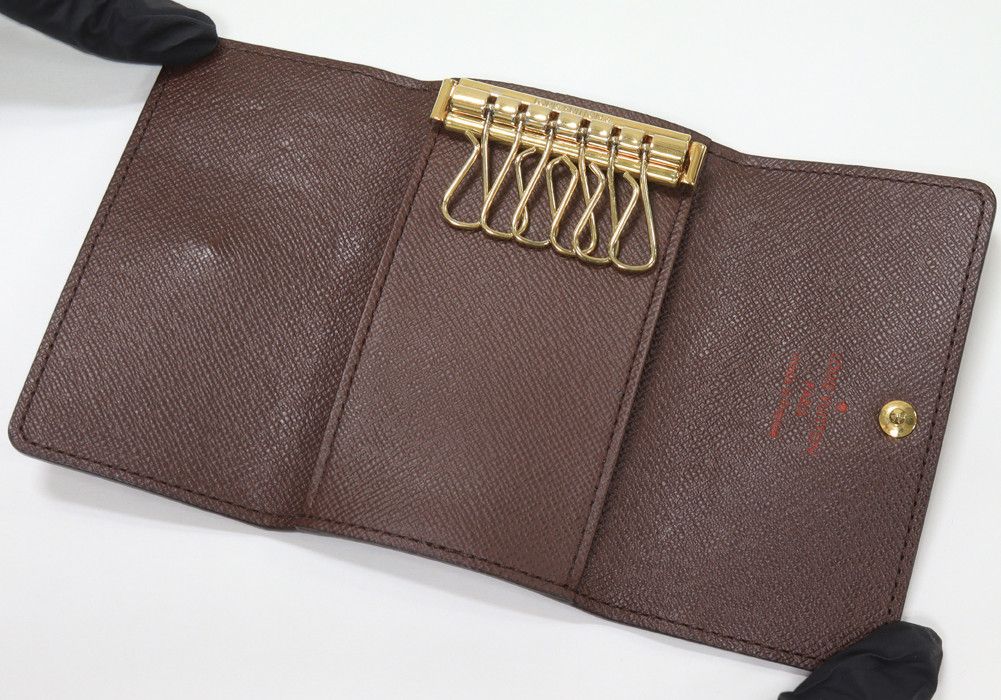 Louis Vuitton Louis Vuitton Louis Vuitton Damier Canvas 6 Key Holder N62630 Canvas Key Holder N62630 in Pristine Condition Size ONE SIZE - 3 Thumbnail