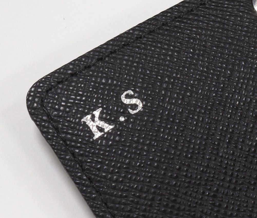 Louis Vuitton Louis Vuitton Louis Vuitton Damier Graphite 6 Key Holder N62662 Canvas Key Holder N62662 in Pristine Condition Size ONE SIZE - 3 Thumbnail
