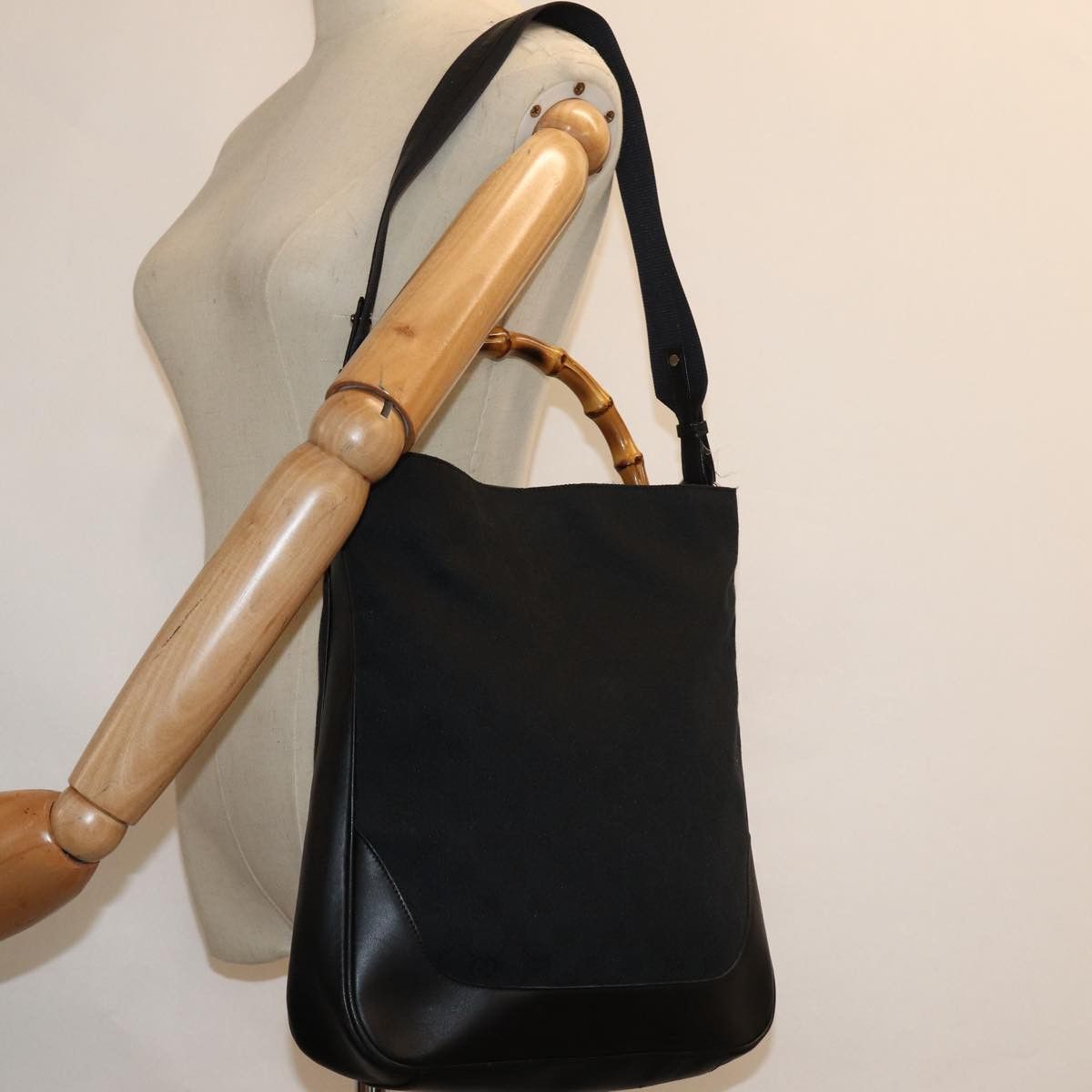 Gucci Marmont Gm Black Canvas Handbag (Pre-Owned) Size ONE SIZE - 7 Thumbnail