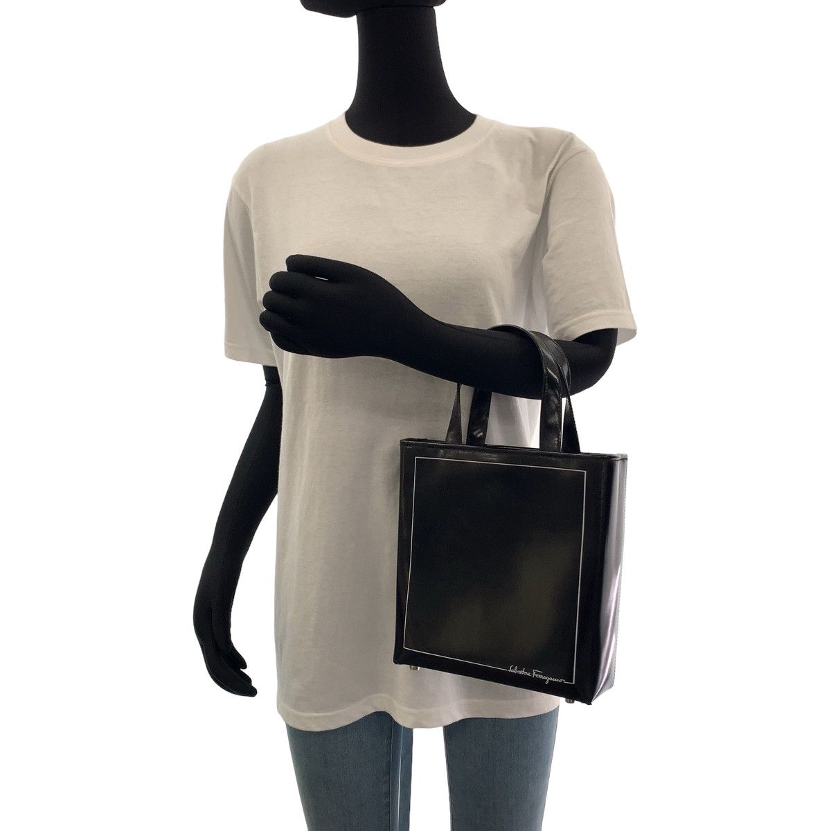 Salvatore Ferragamo Salvatore Ferragamo Salvatore Ferragamo Patent Leather Tote Bag Leather Tote Bag DJ218210 in Very Good Condition Size ONE SIZE - 7 Thumbnail